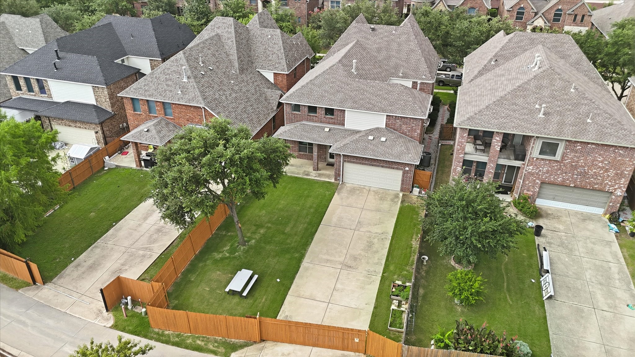 2427 Lismore Lane