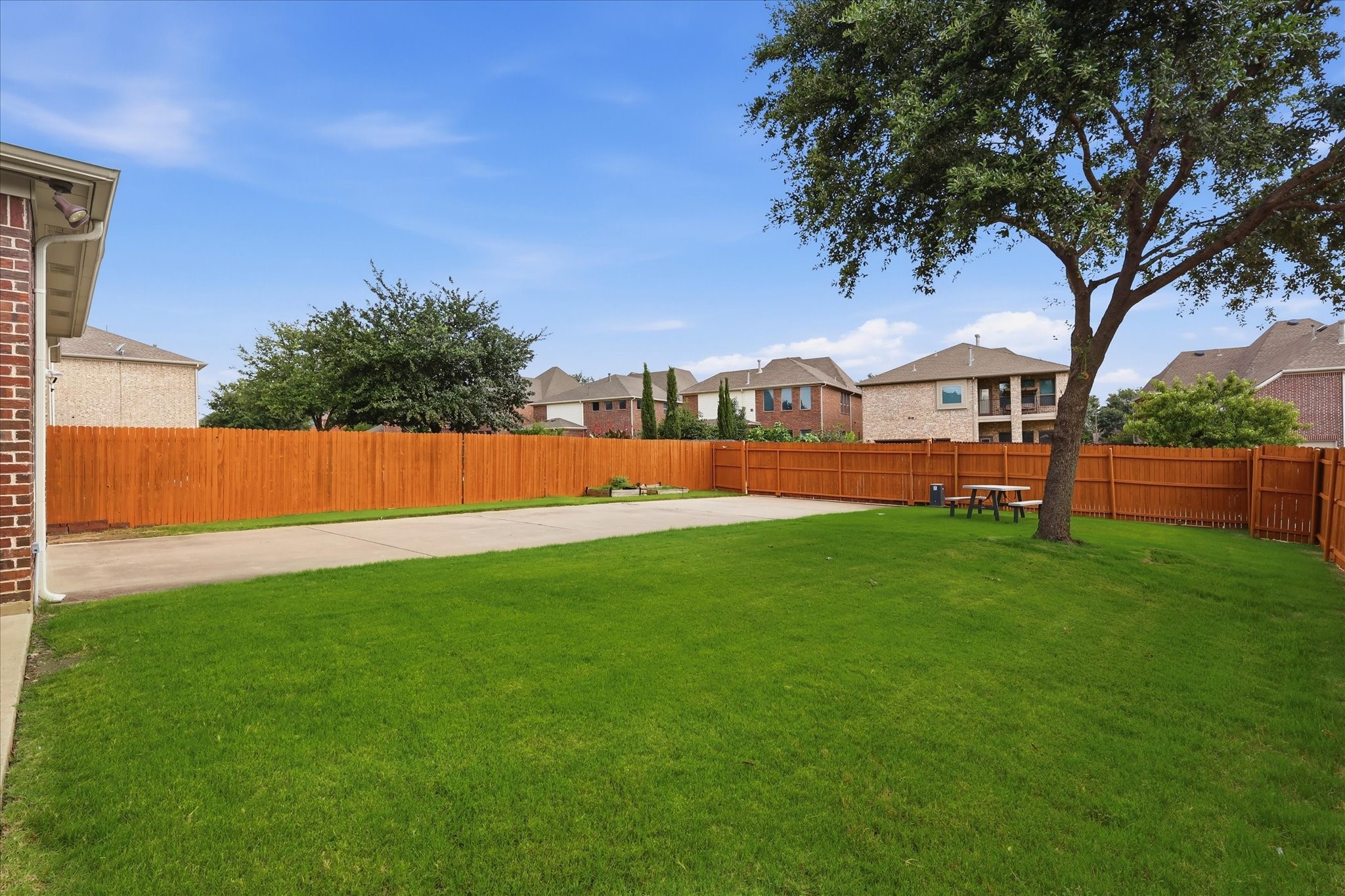 2427 Lismore Lane