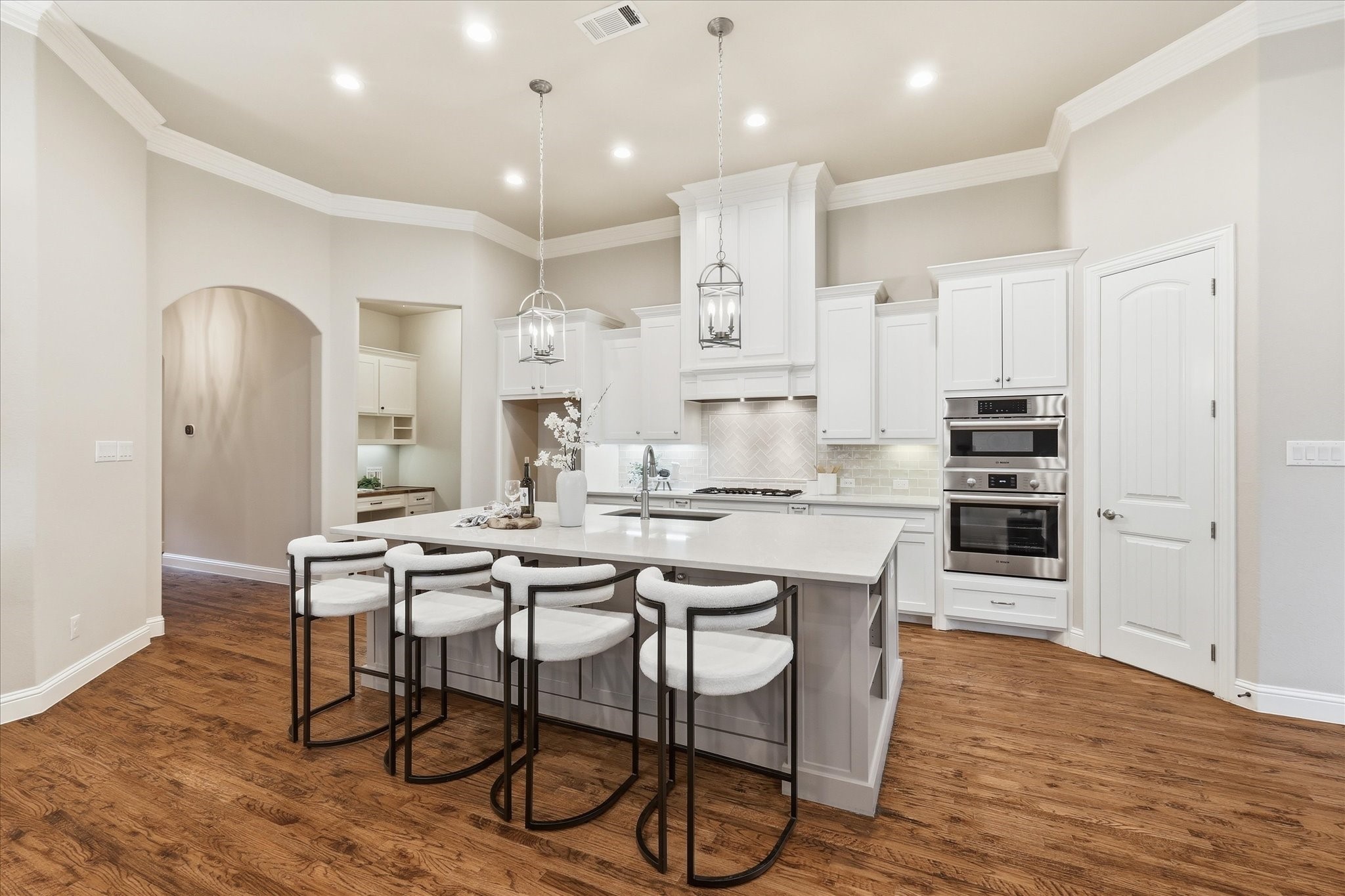 2706 Woodpoint Road