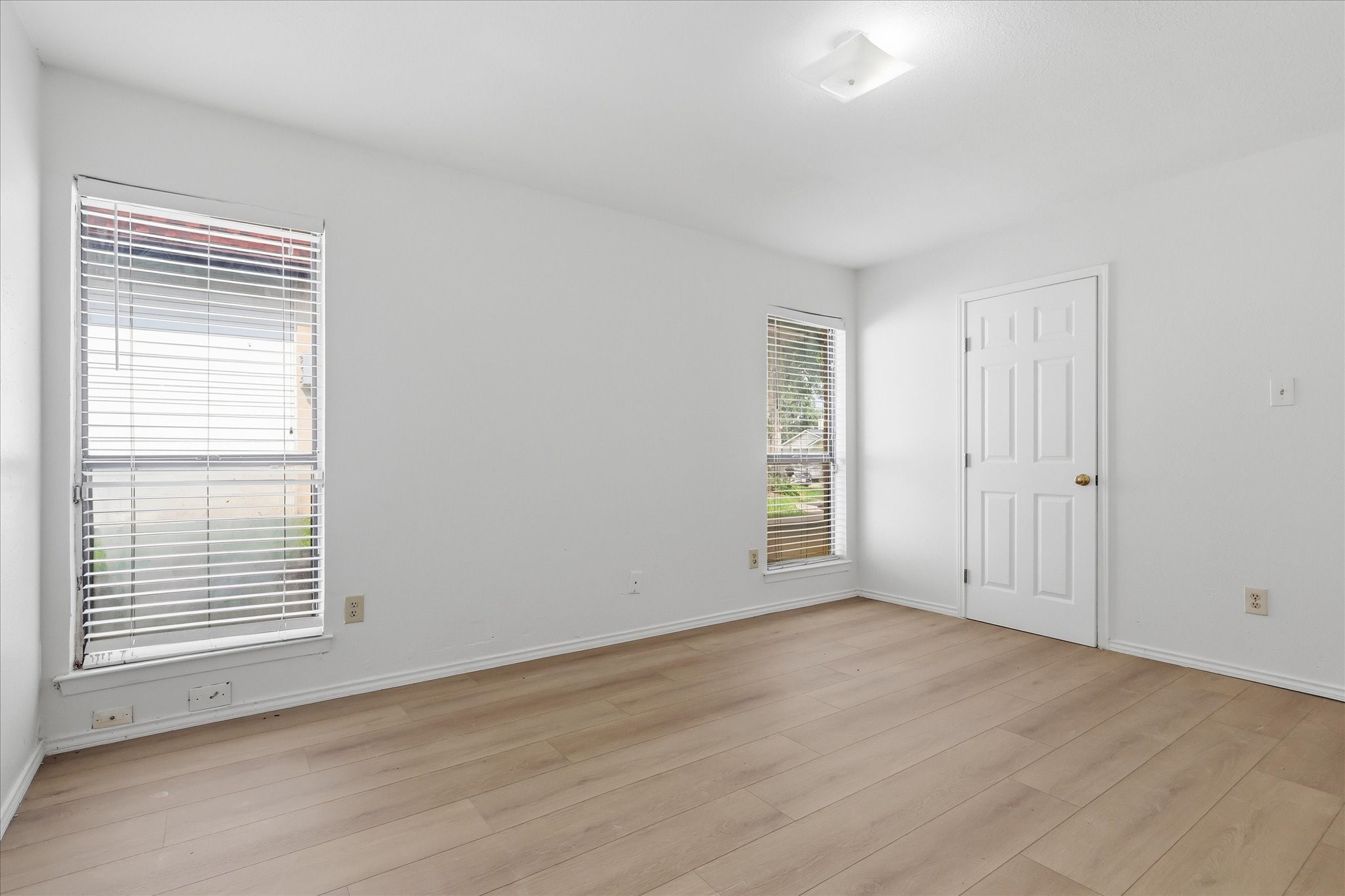 2227 Crockett Drive