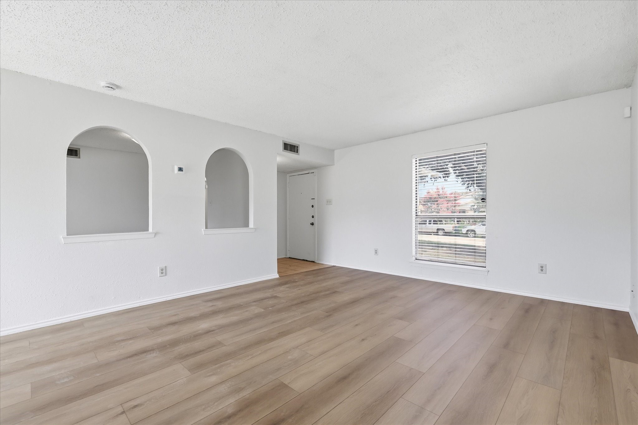 2227 Crockett Drive