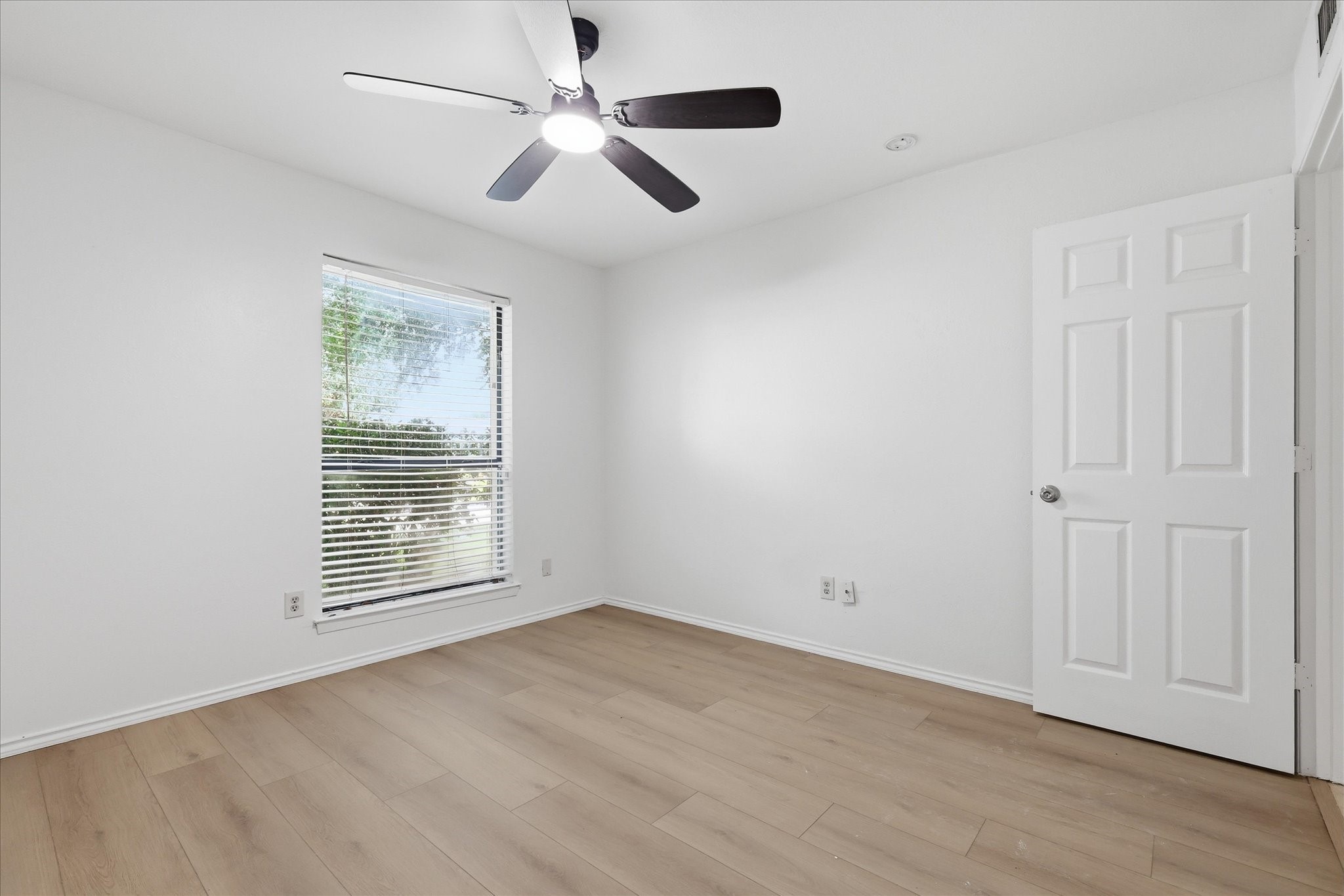 2227 Crockett Drive