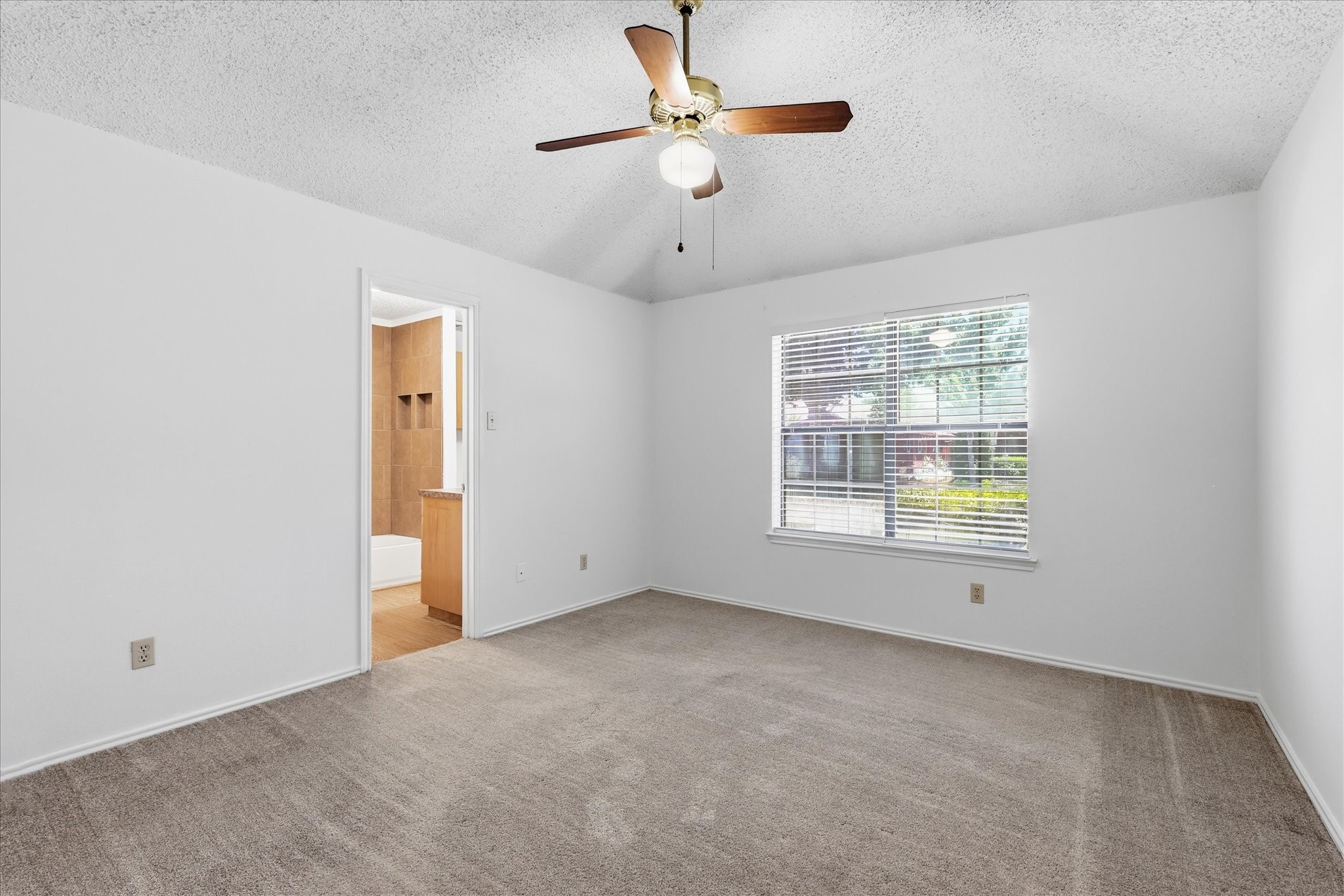 559 Lee Drive
