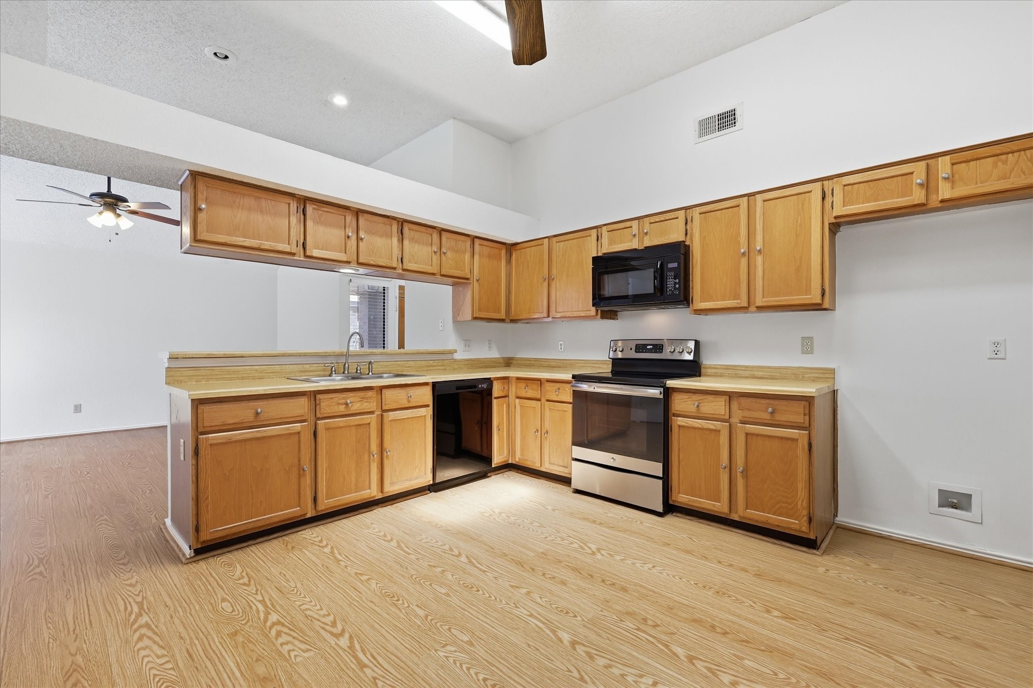 559 Lee Drive