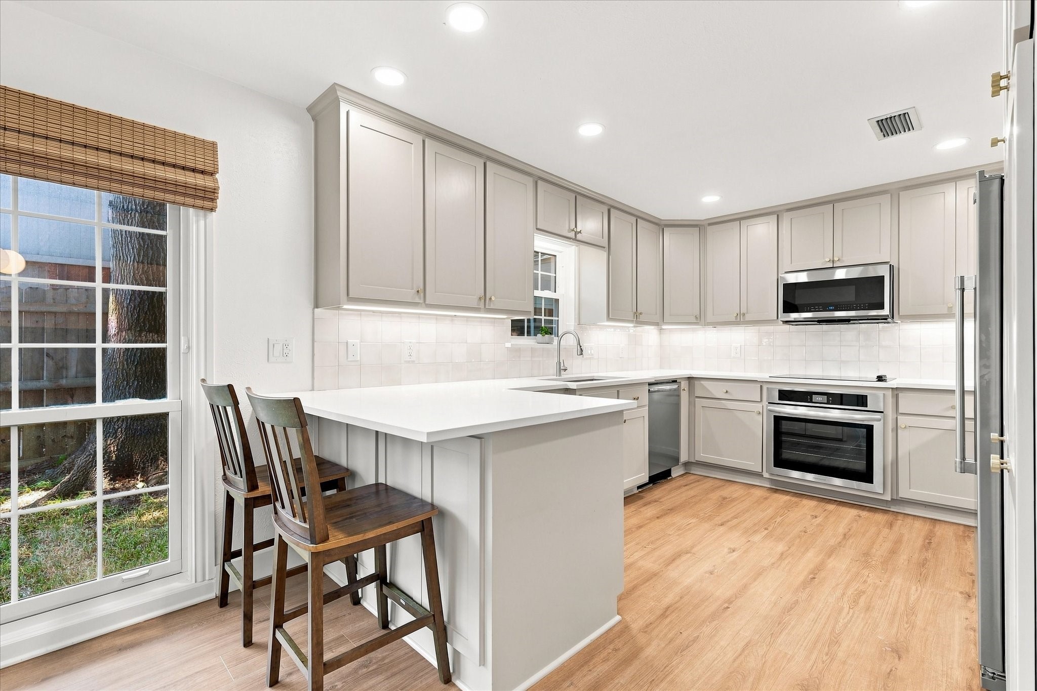 218 Creekside Lane