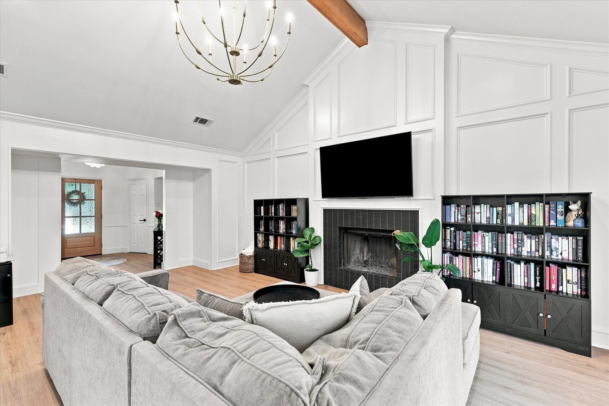 218 Creekside Lane