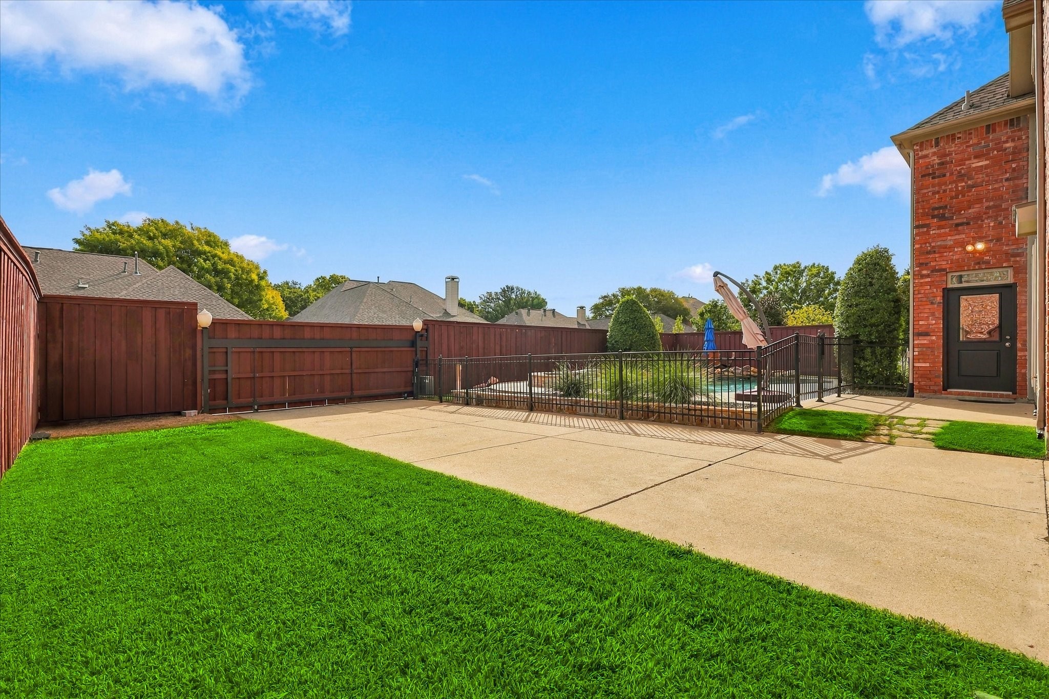 198 Chinaberry Way
