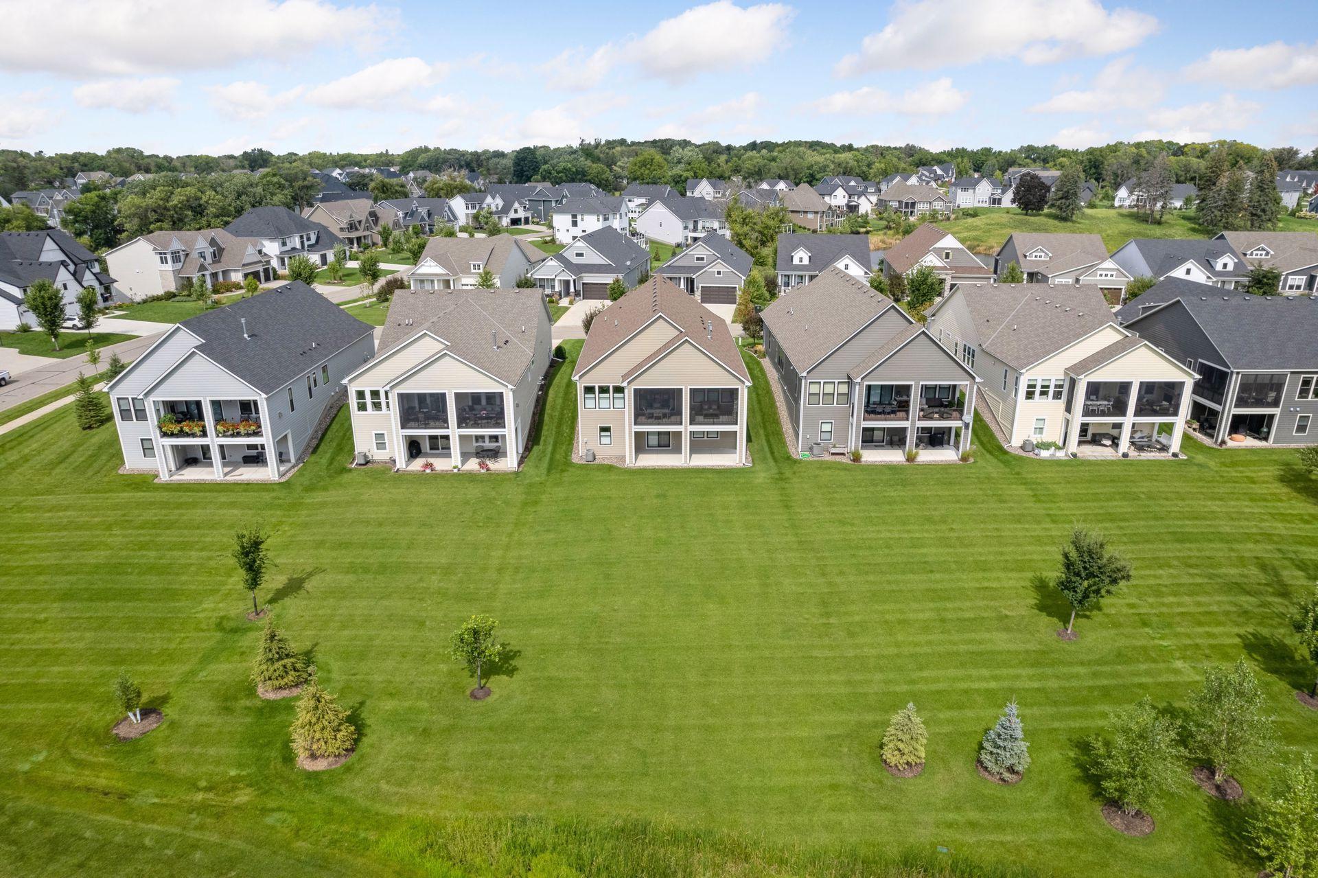 24545 Niblick Alcove