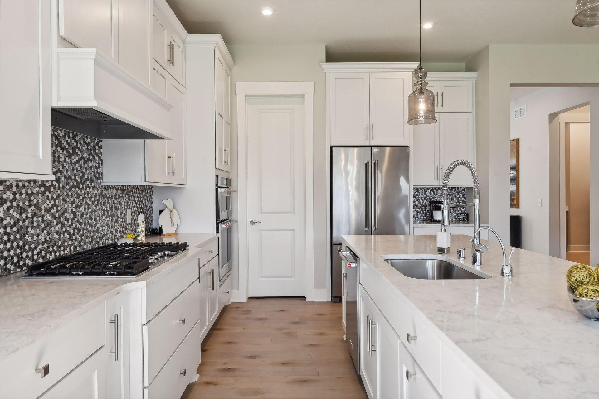 24545 Niblick Alcove