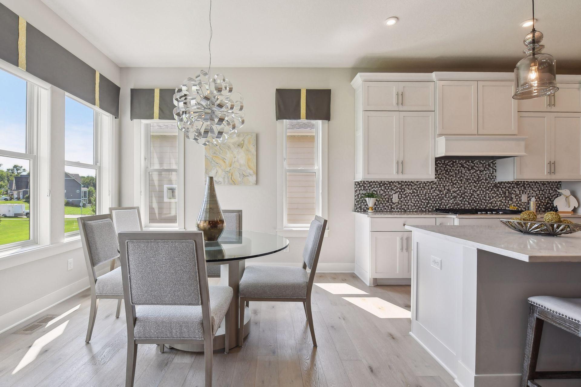 24545 Niblick Alcove