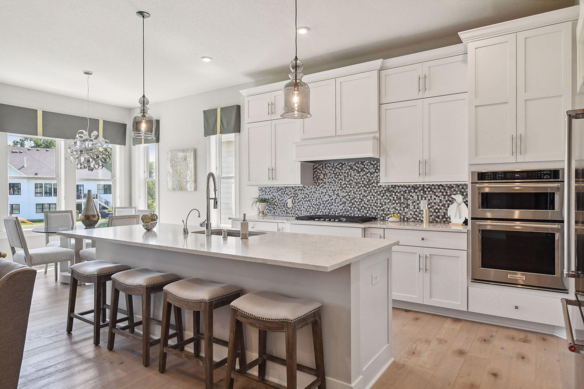 24545 Niblick Alcove