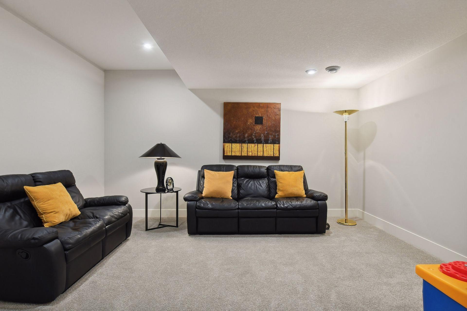 24545 Niblick Alcove