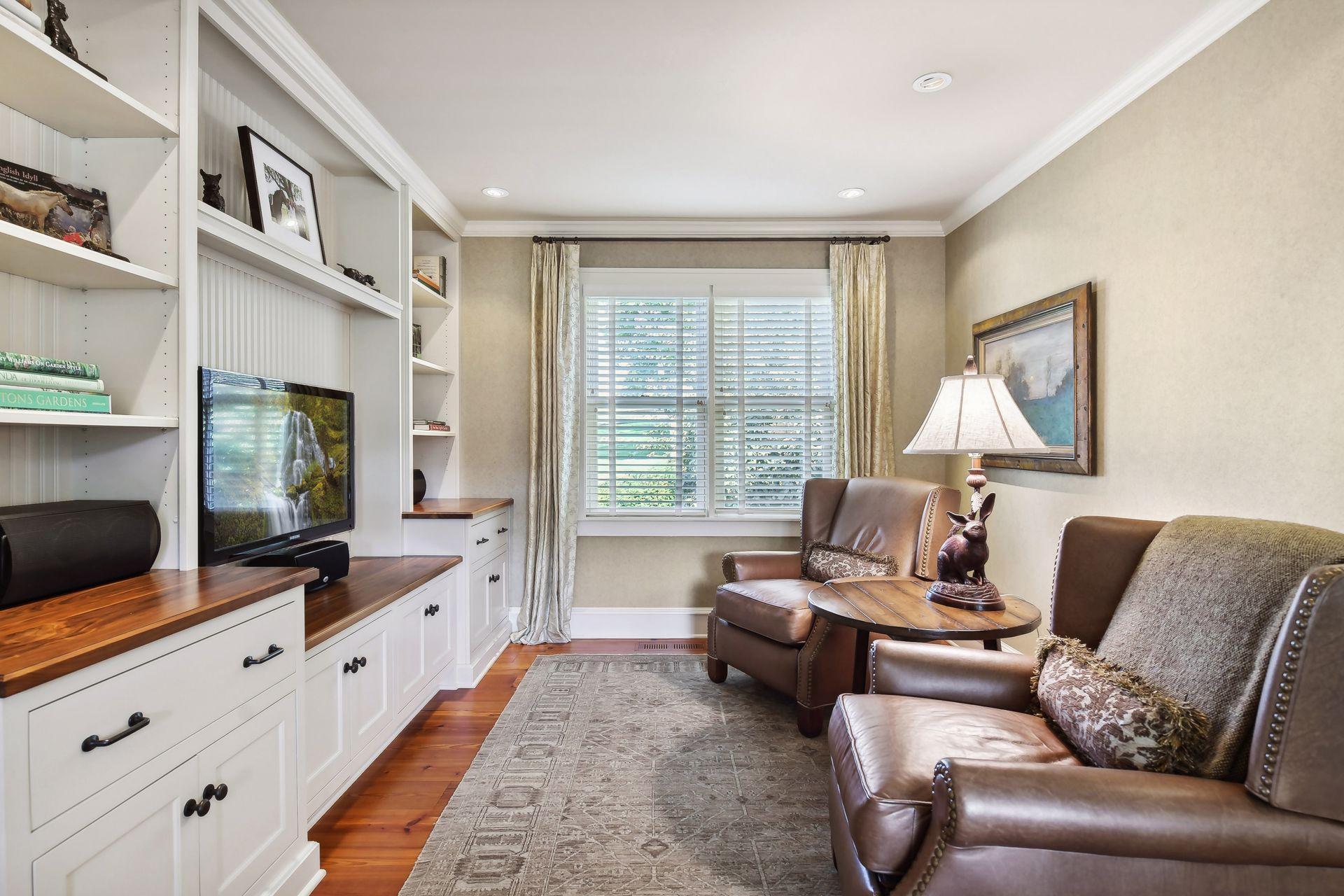 11126 Eastwood Avenue SE