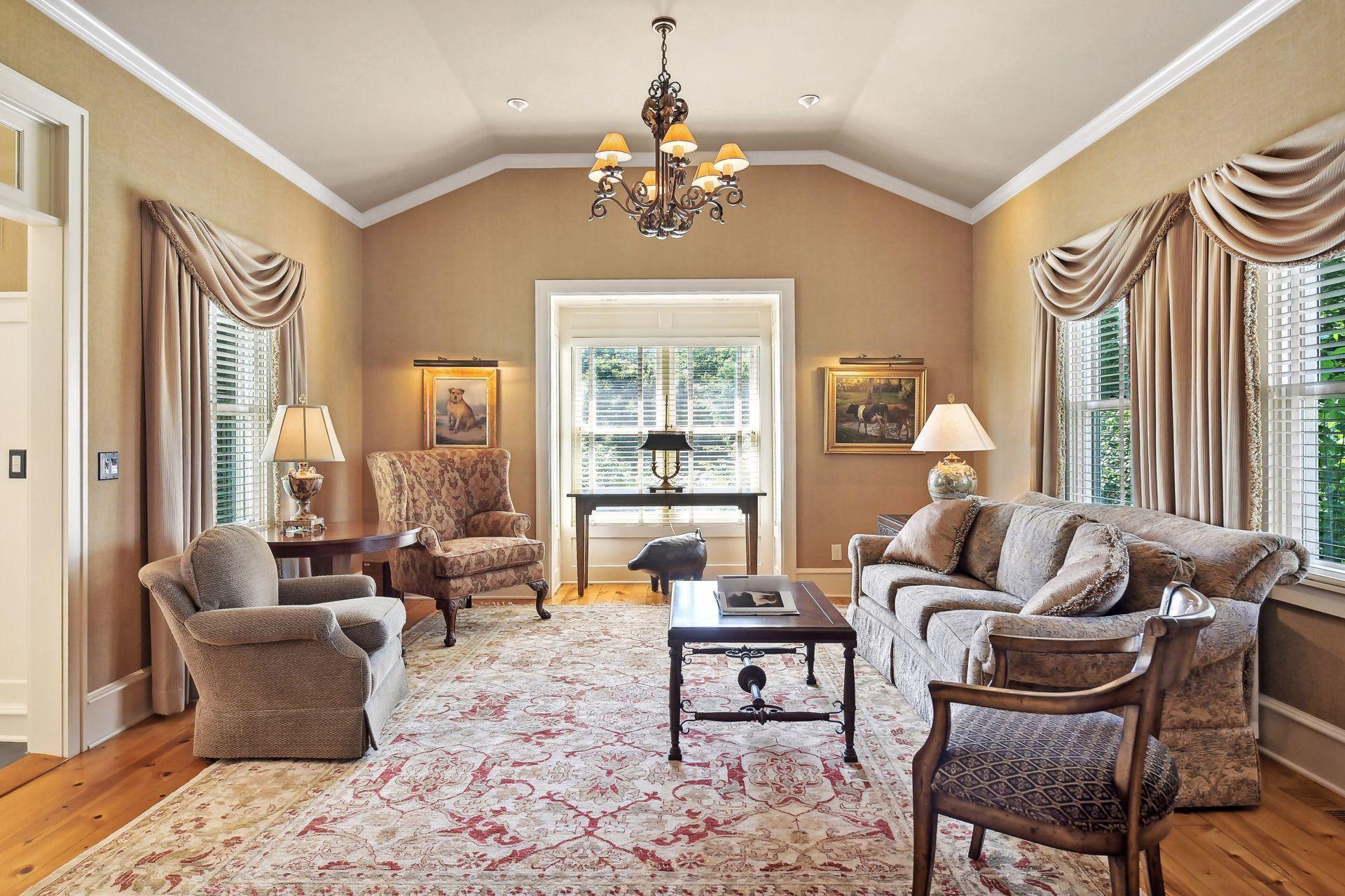 11126 Eastwood Avenue SE