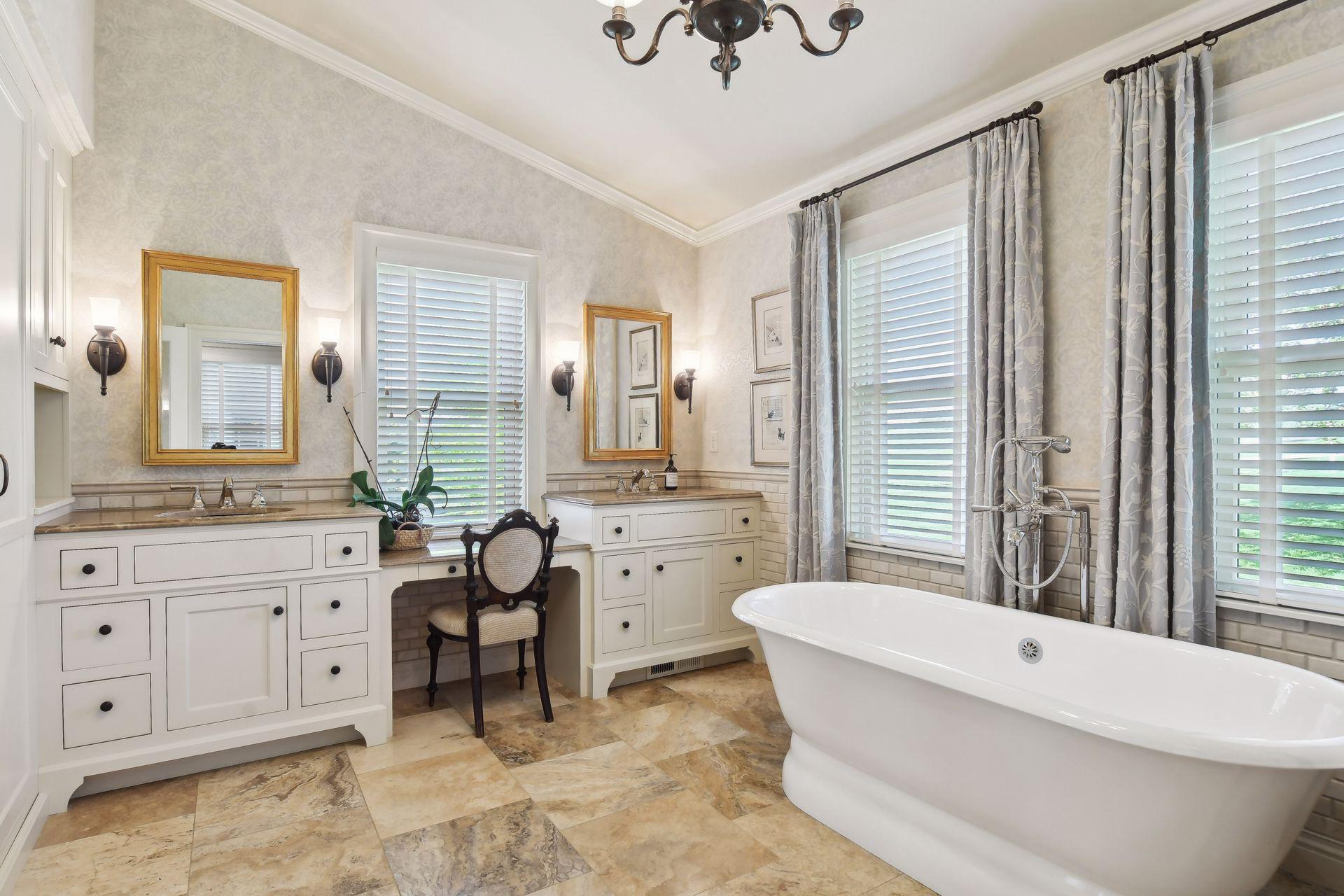 11126 Eastwood Avenue SE