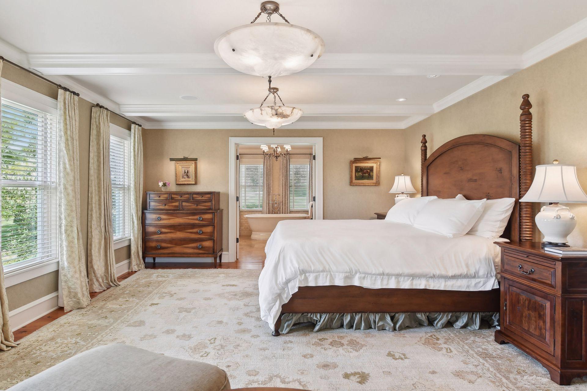 11126 Eastwood Avenue SE