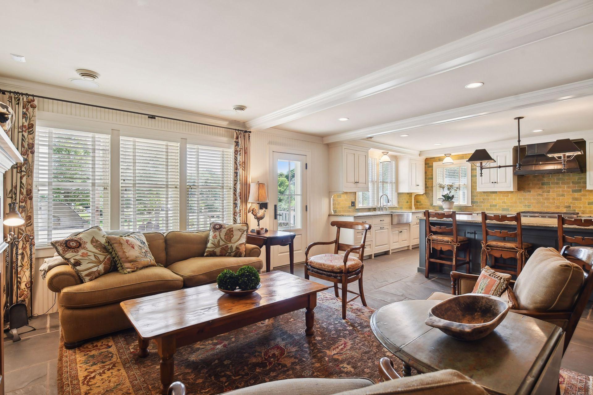 11126 Eastwood Avenue SE