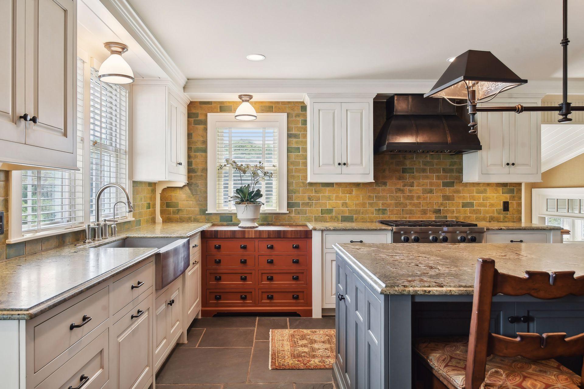 11126 Eastwood Avenue SE