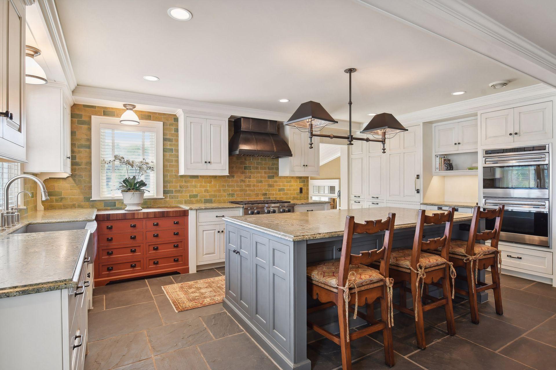 11126 Eastwood Avenue SE