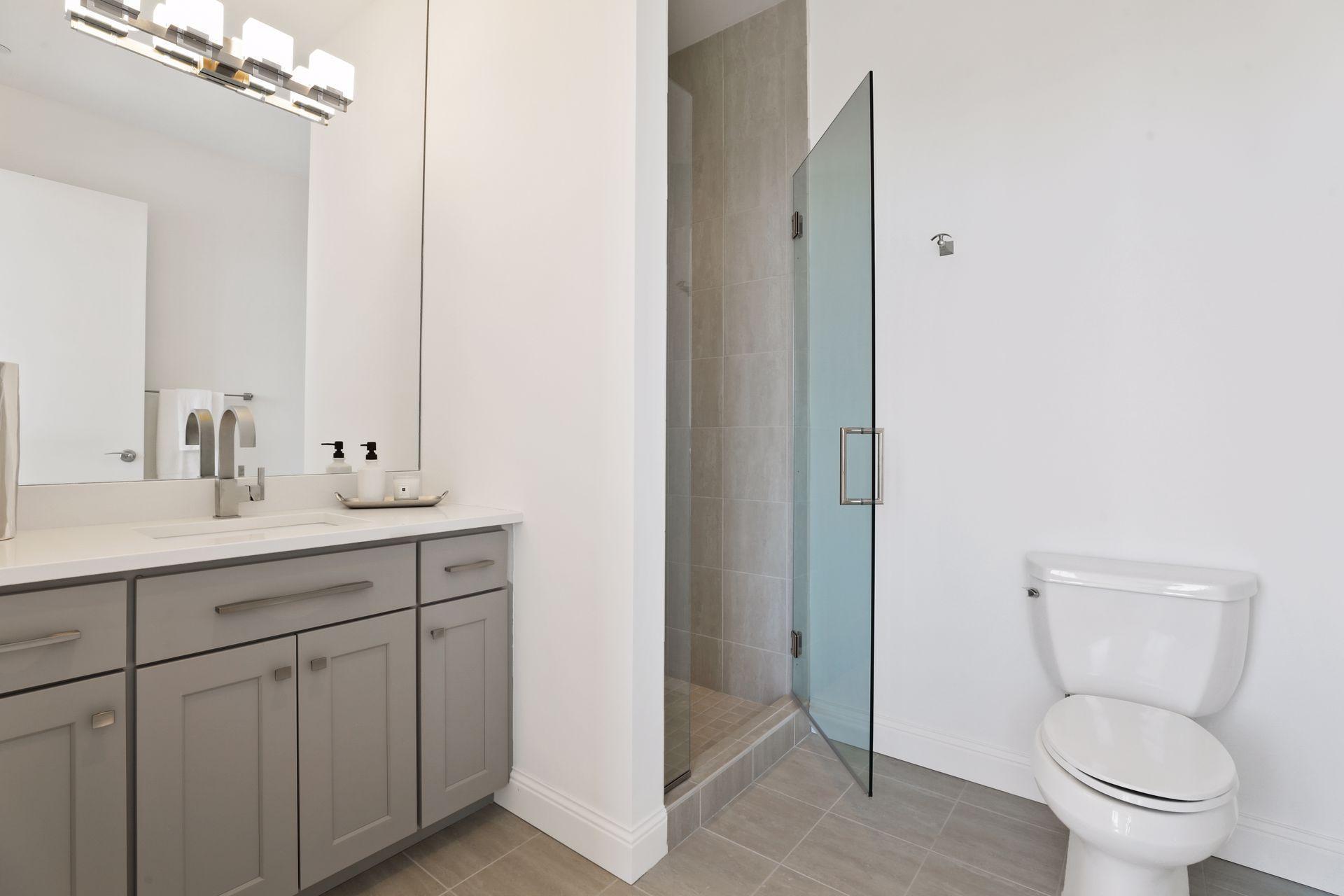 201 S 11th Street Unit: 2220