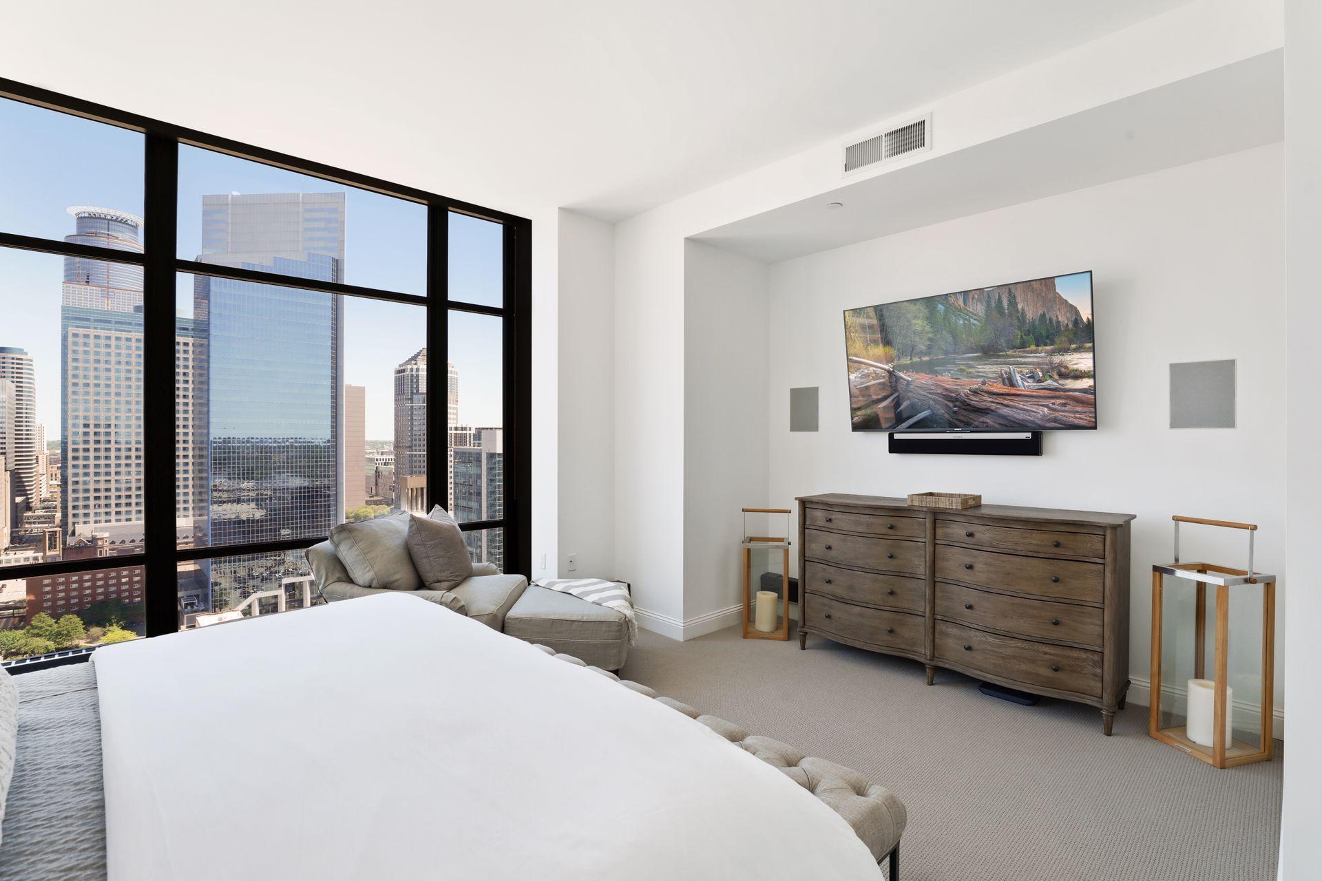 201 S 11th Street Unit: 2220