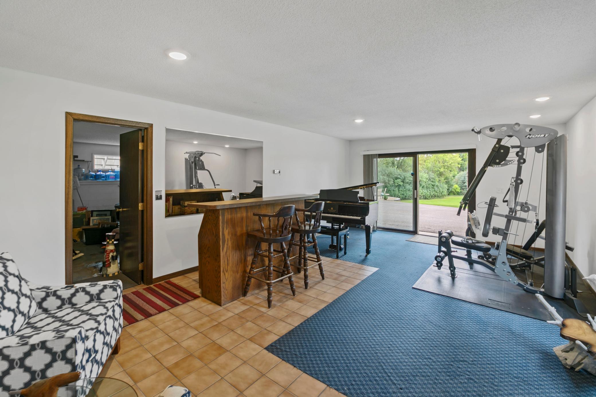 710 N Shore Drive W