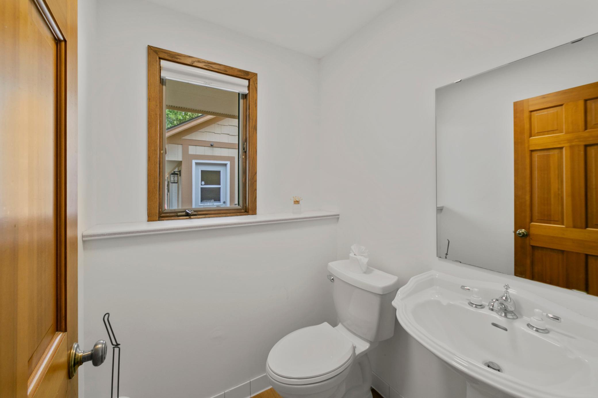 710 N Shore Drive W