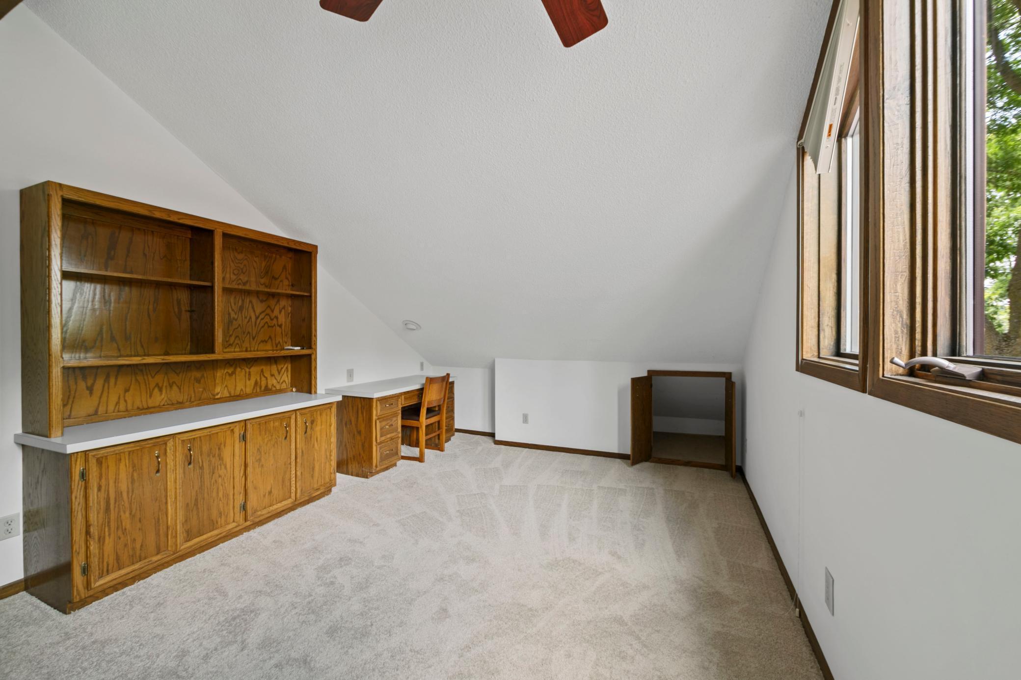710 N Shore Drive W