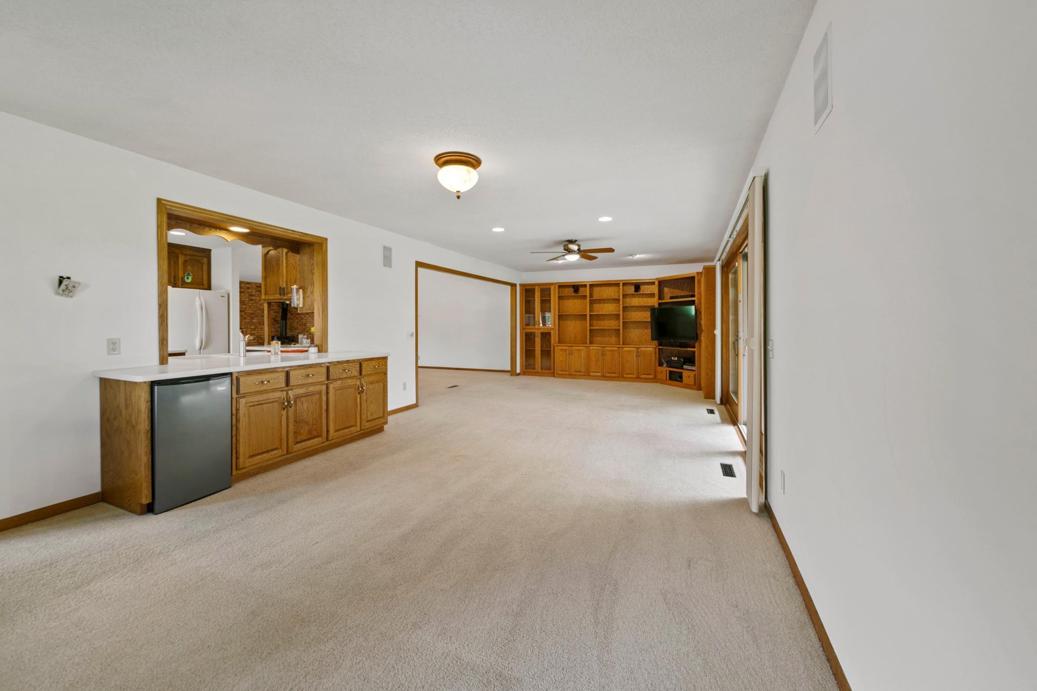 710 N Shore Drive W