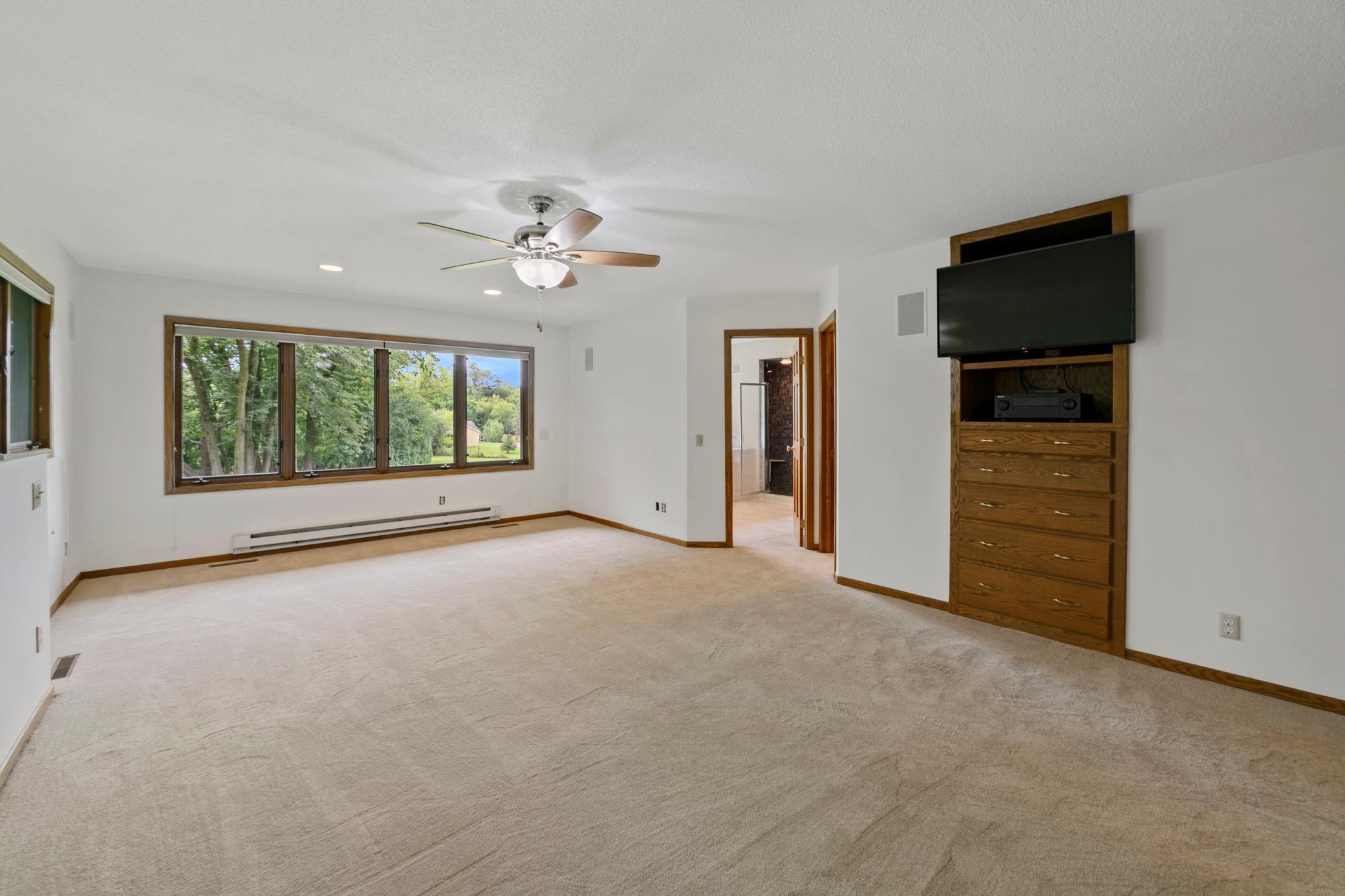 710 N Shore Drive W