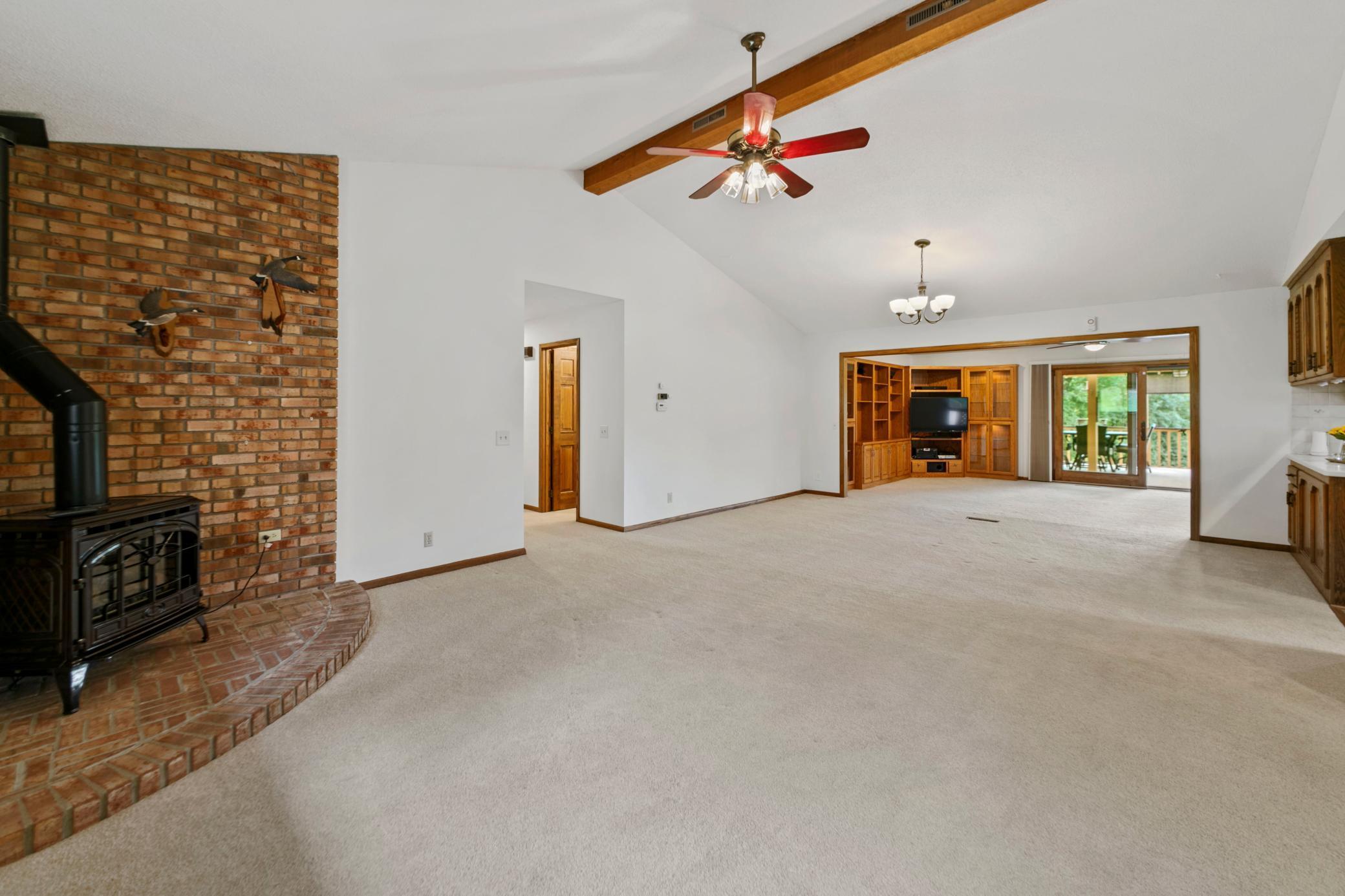 710 N Shore Drive W