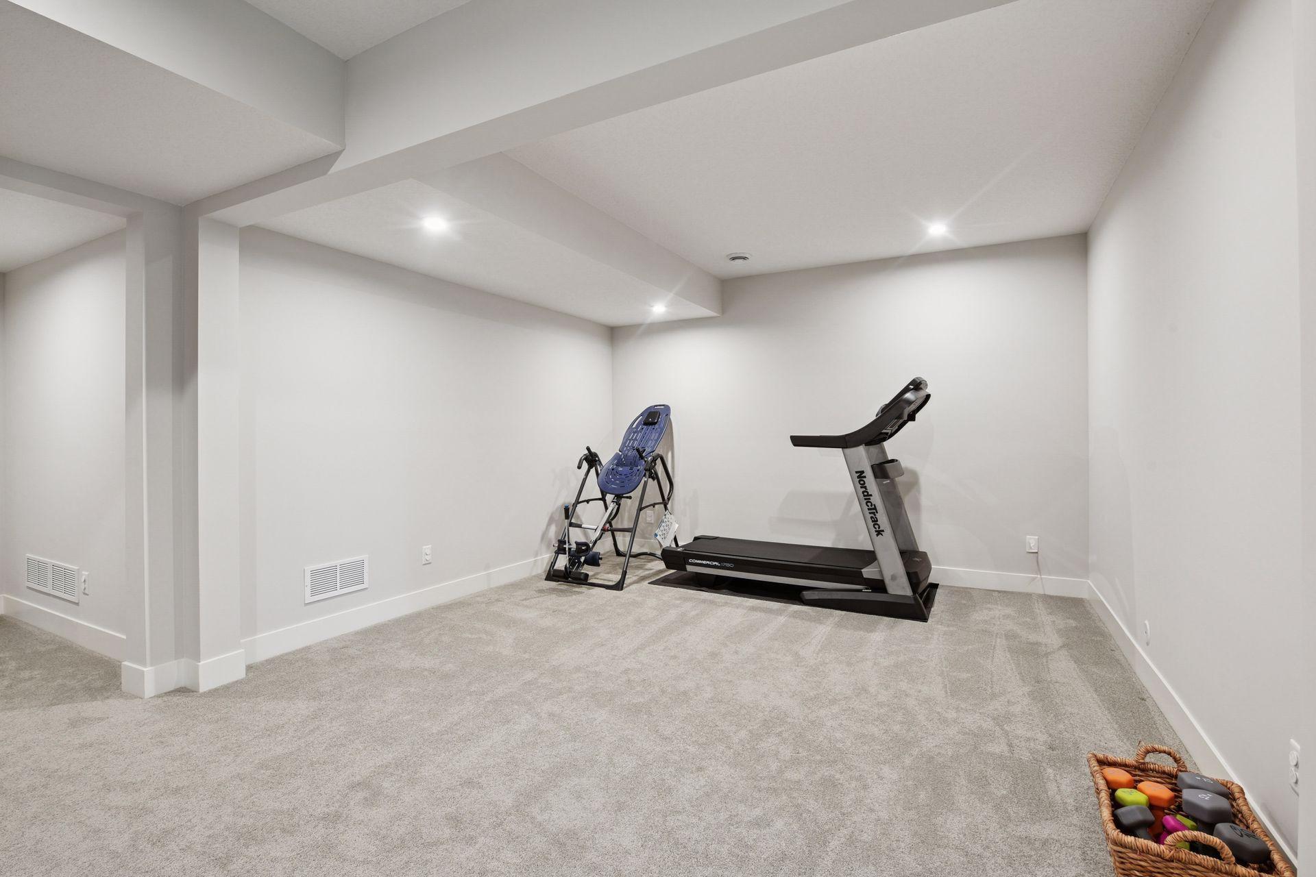 24540 Niblick Alcove