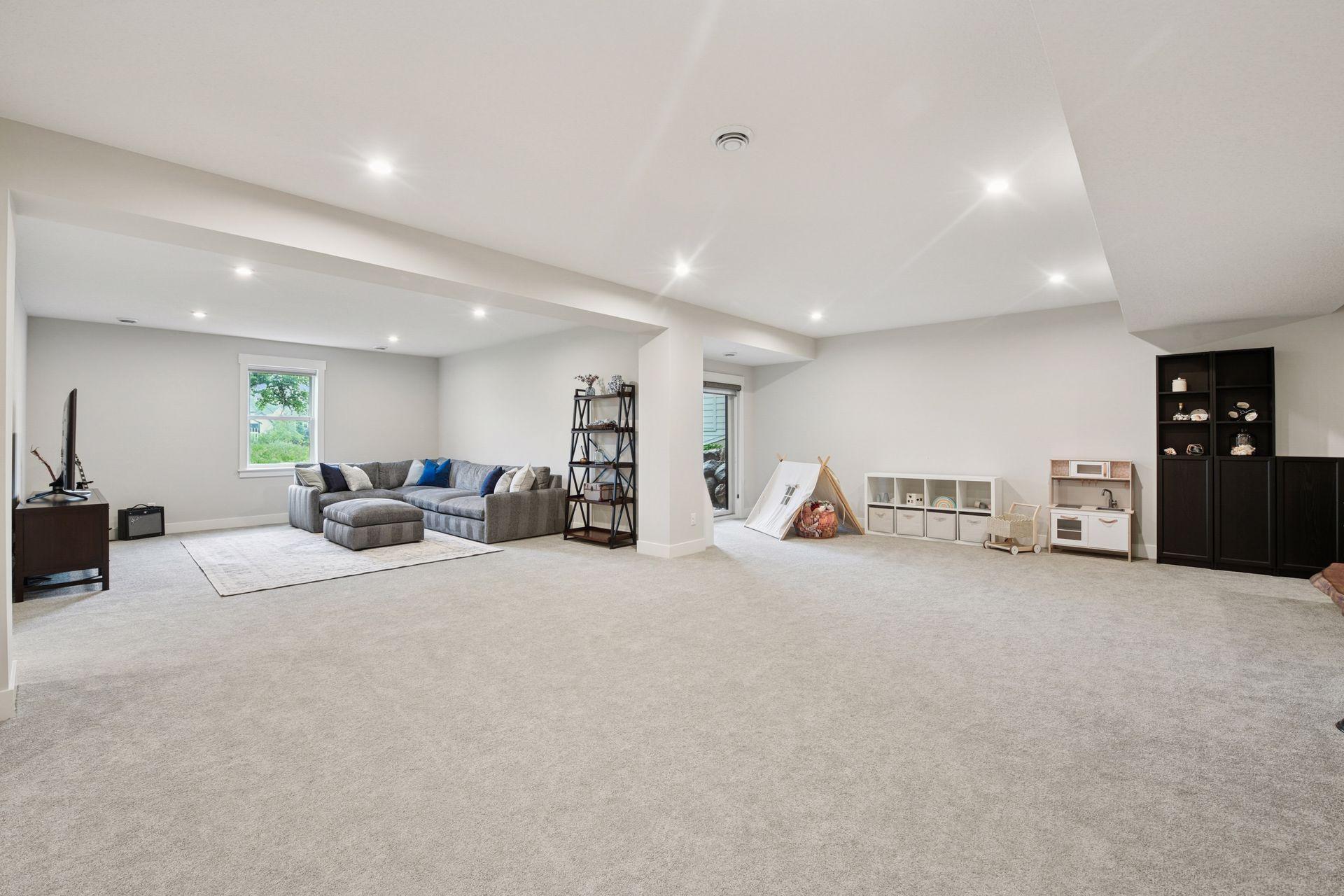 24540 Niblick Alcove