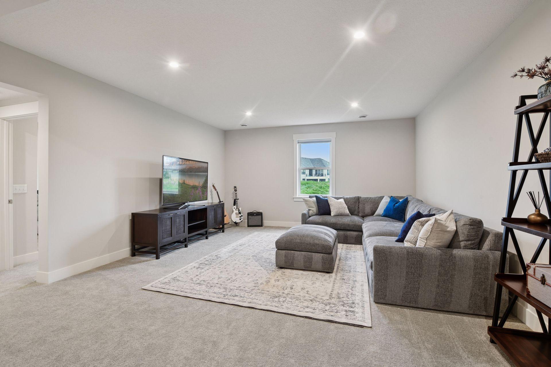 24540 Niblick Alcove