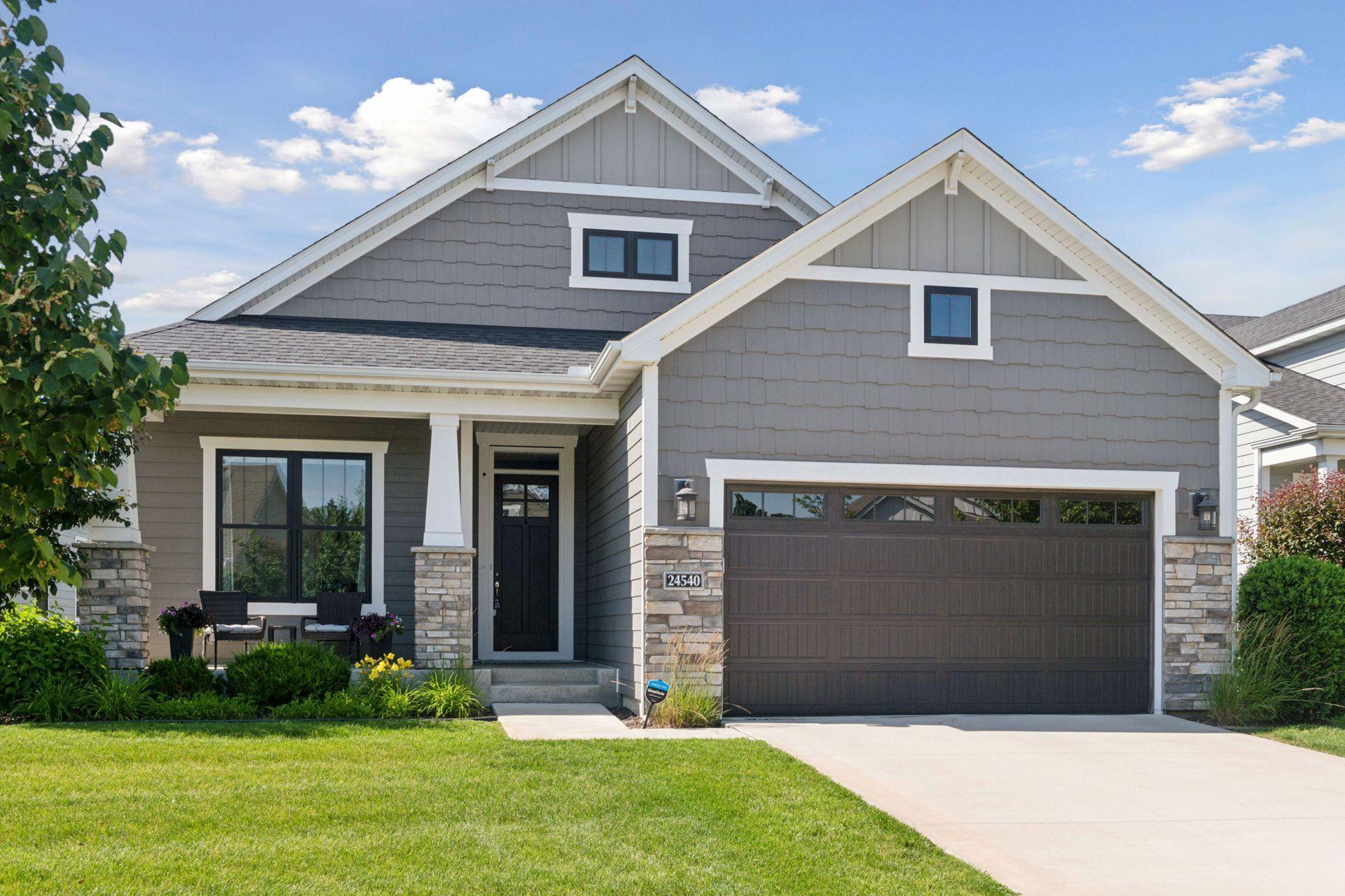 24540 Niblick Alcove