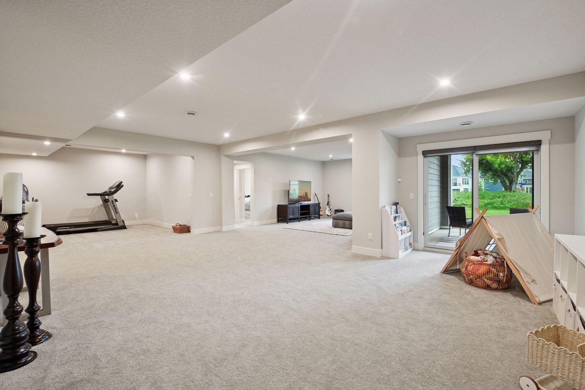 24540 Niblick Alcove