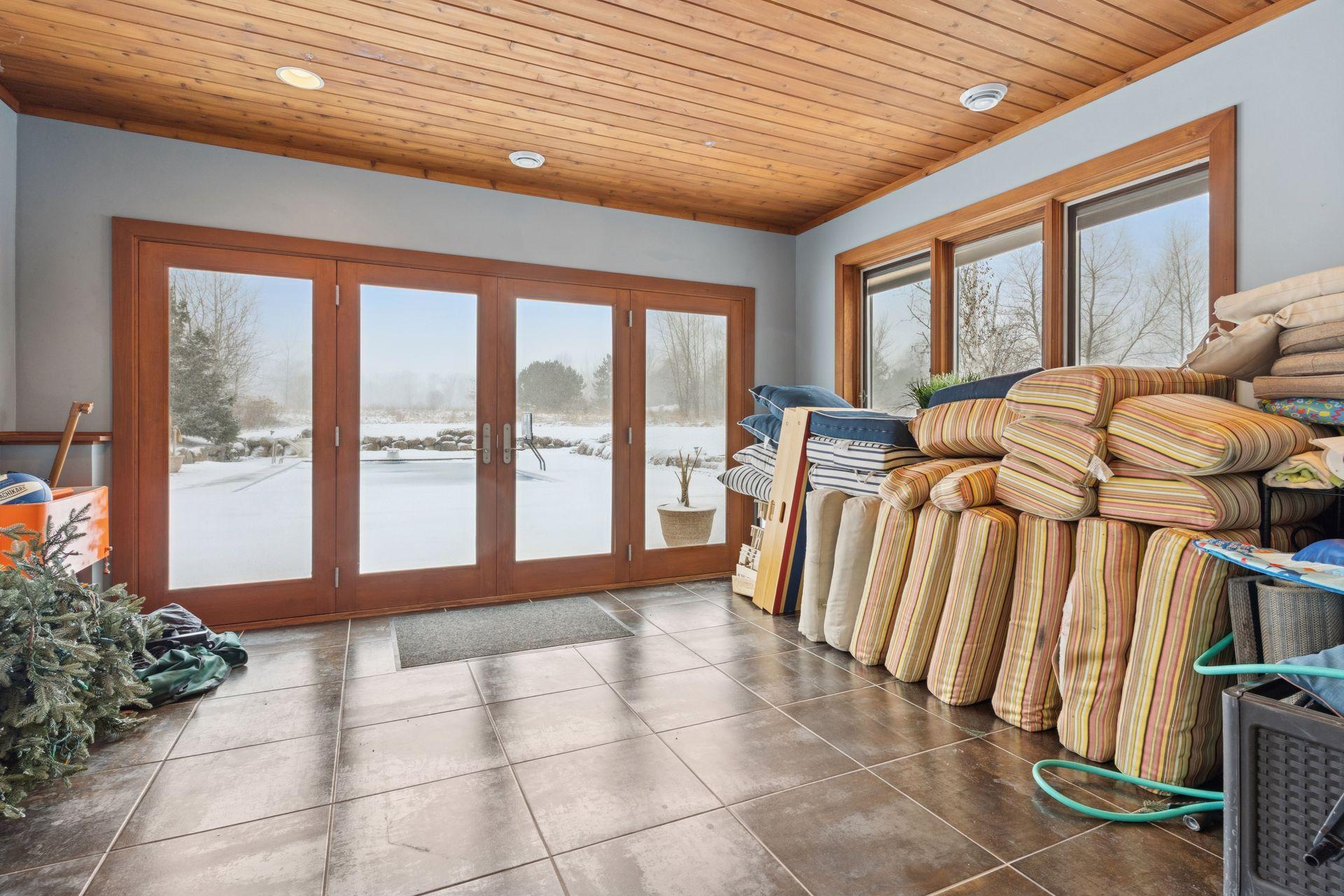 225 Calamus Circle