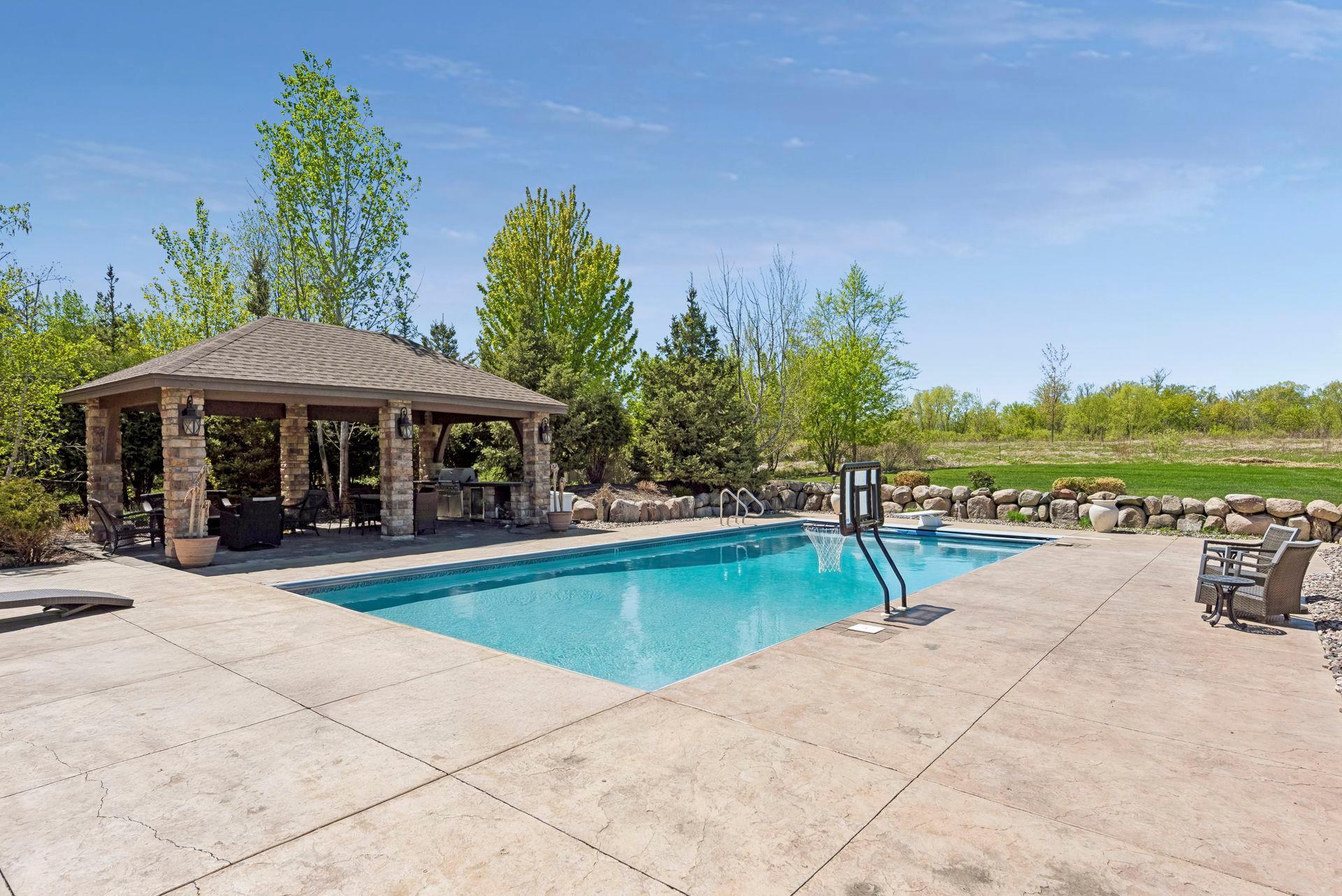 225 Calamus Circle