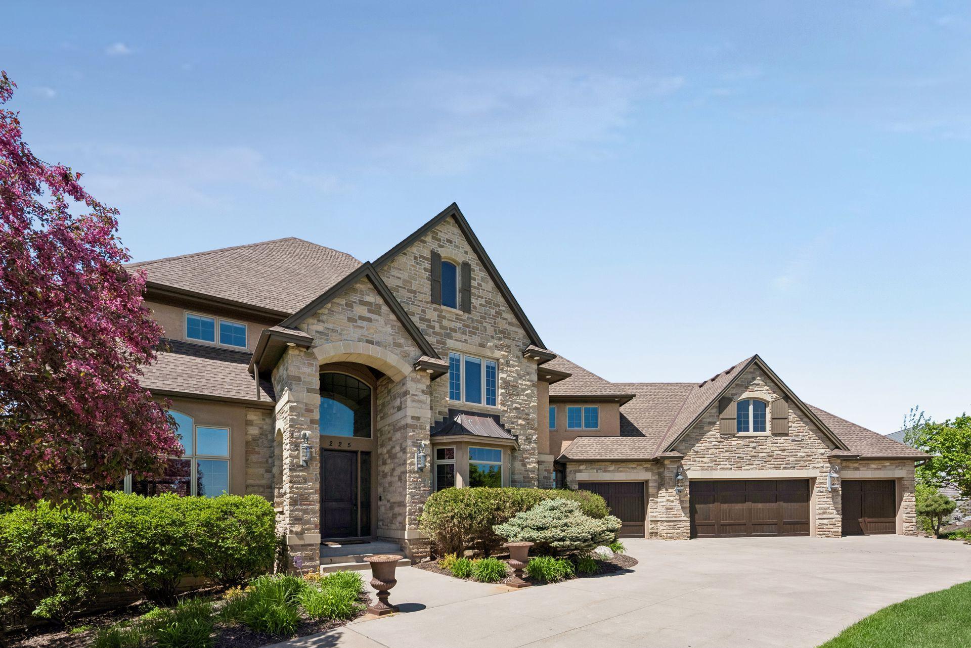 225 Calamus Circle