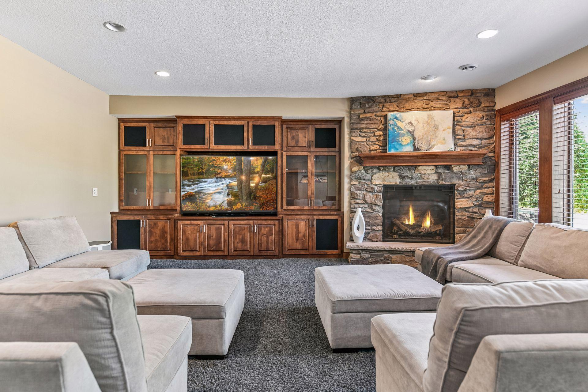 225 Calamus Circle
