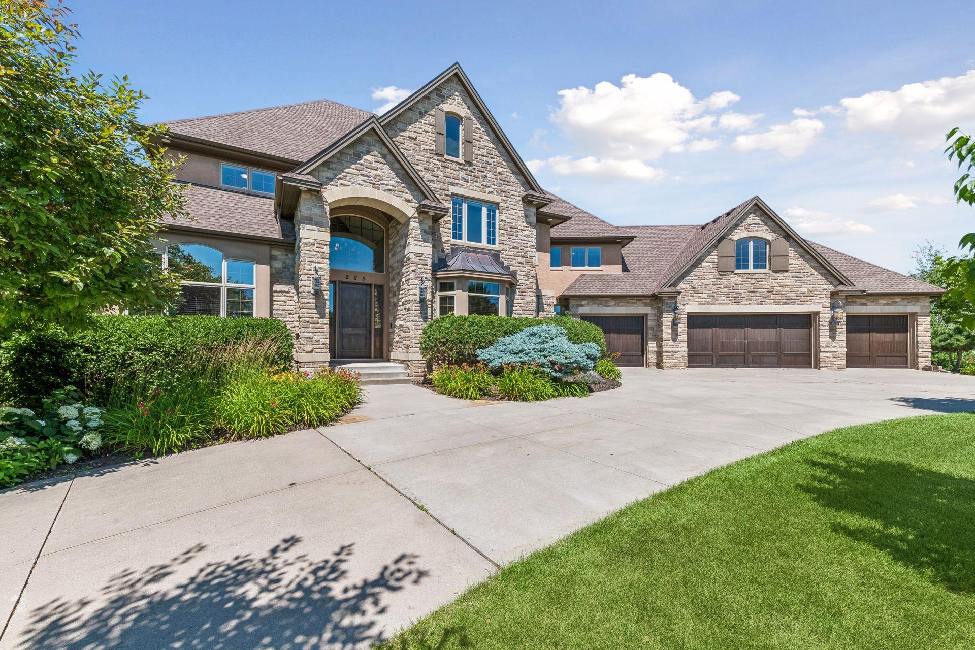 225 Calamus Circle