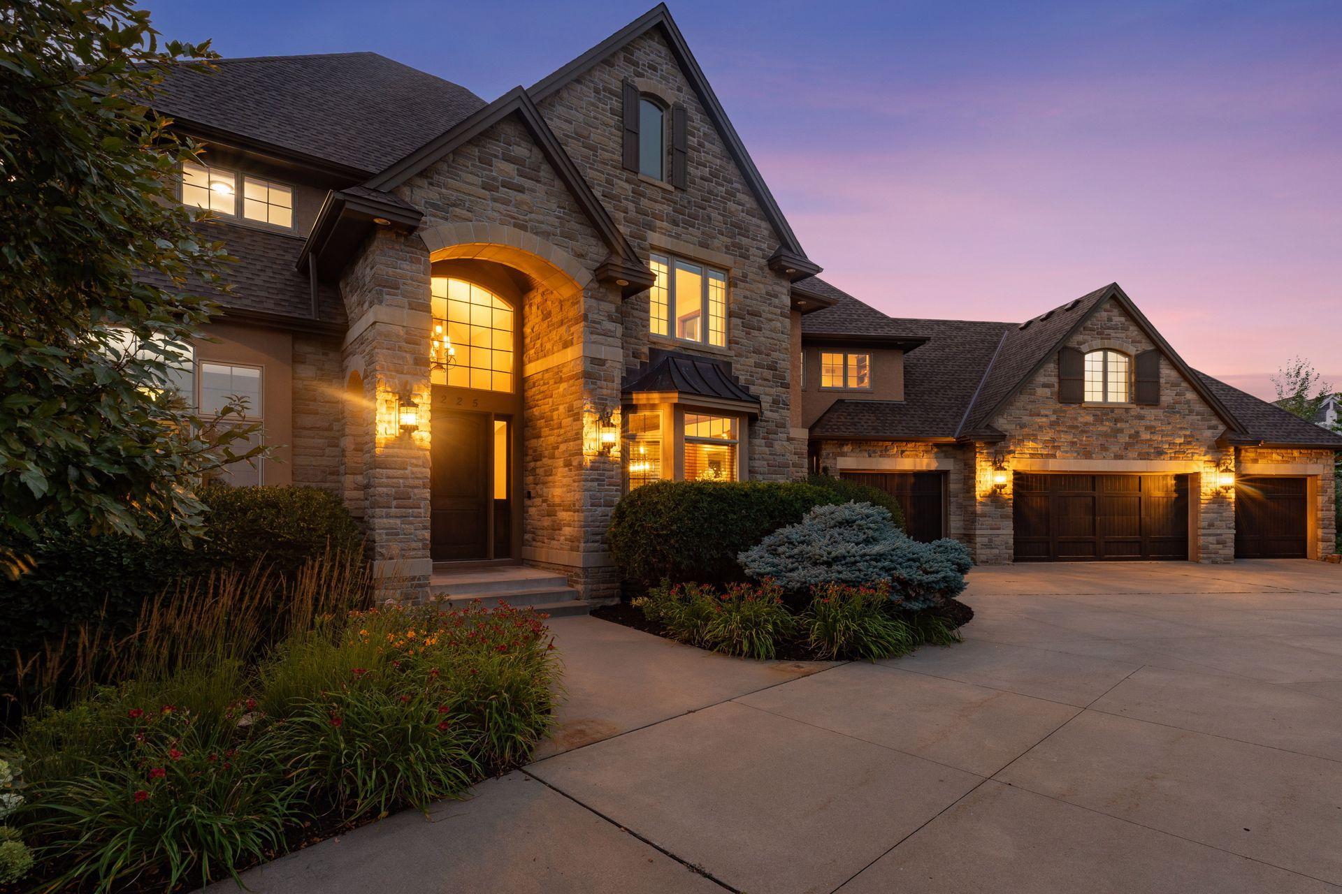 225 Calamus Circle