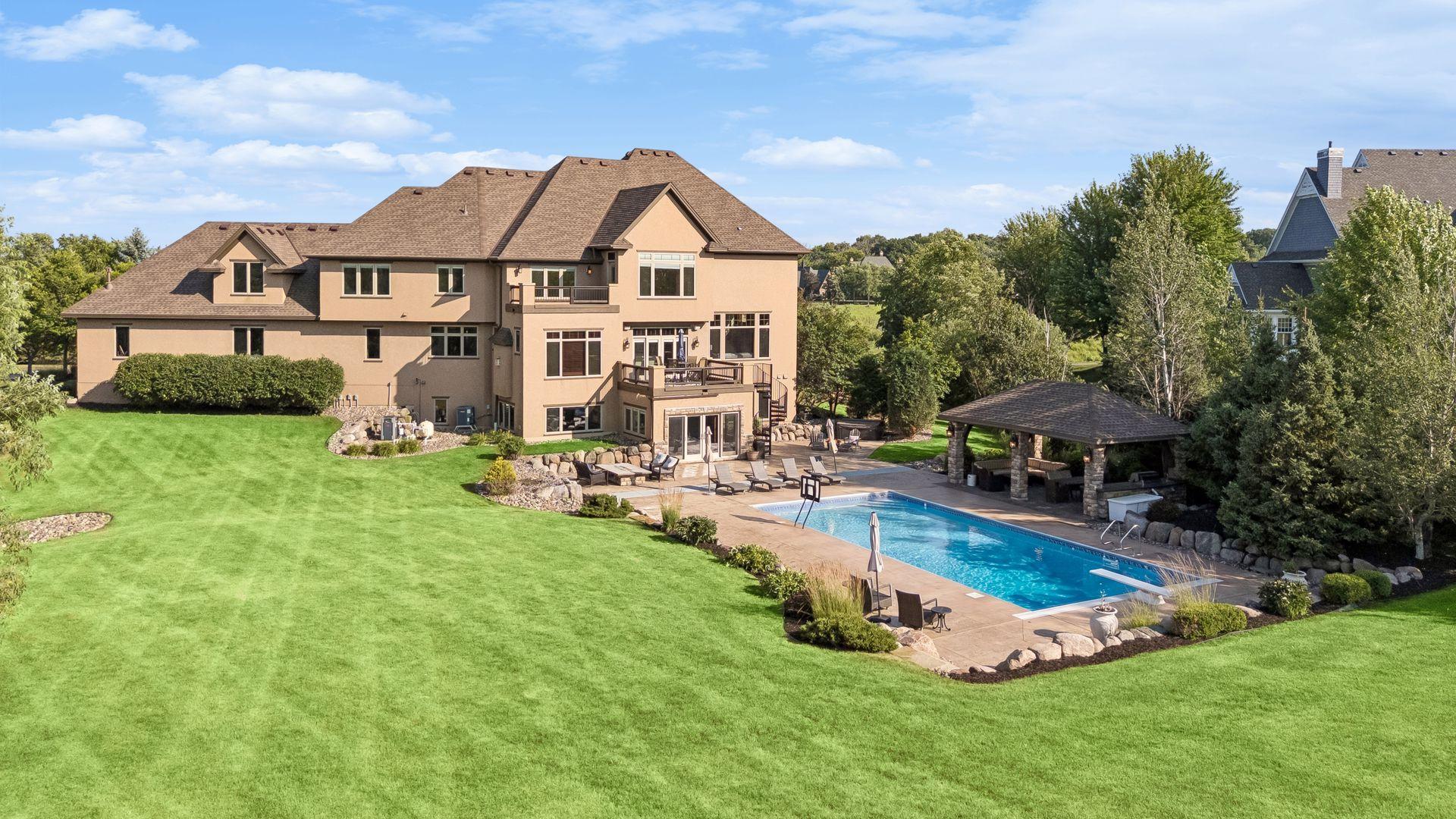 225 Calamus Circle