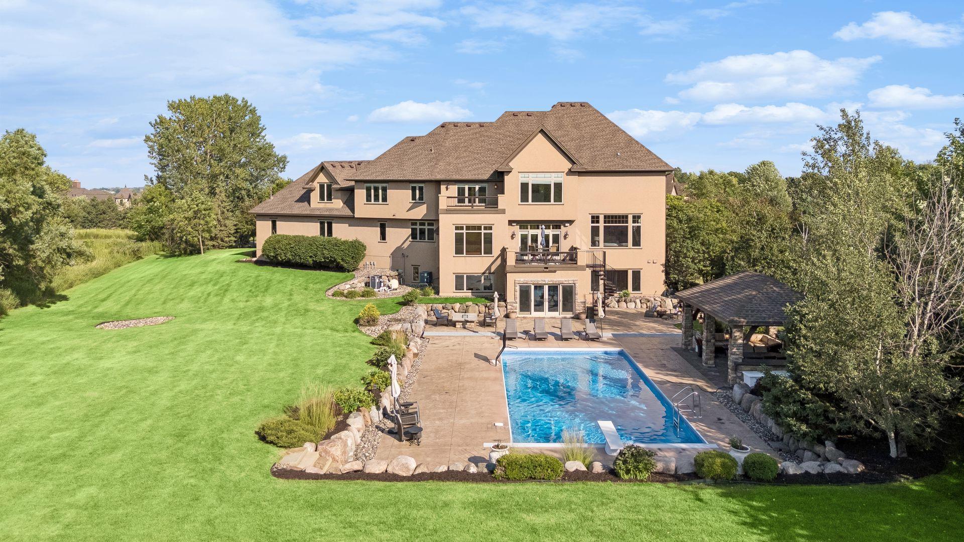 225 Calamus Circle