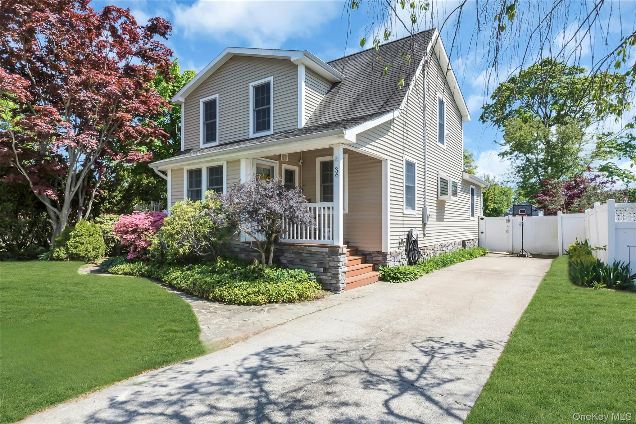 36 Richard Avenue