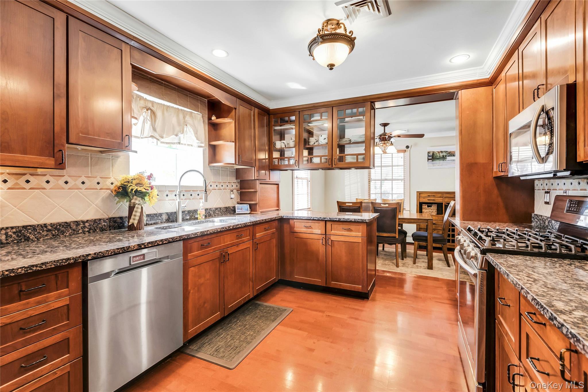 36 Richard Avenue