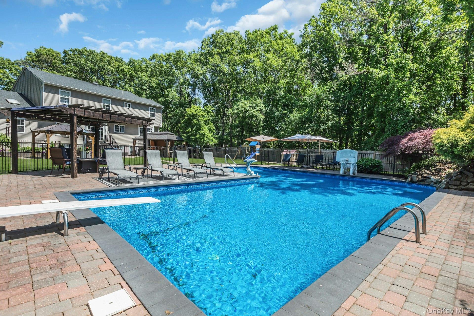 52 Elmhurst Avenue