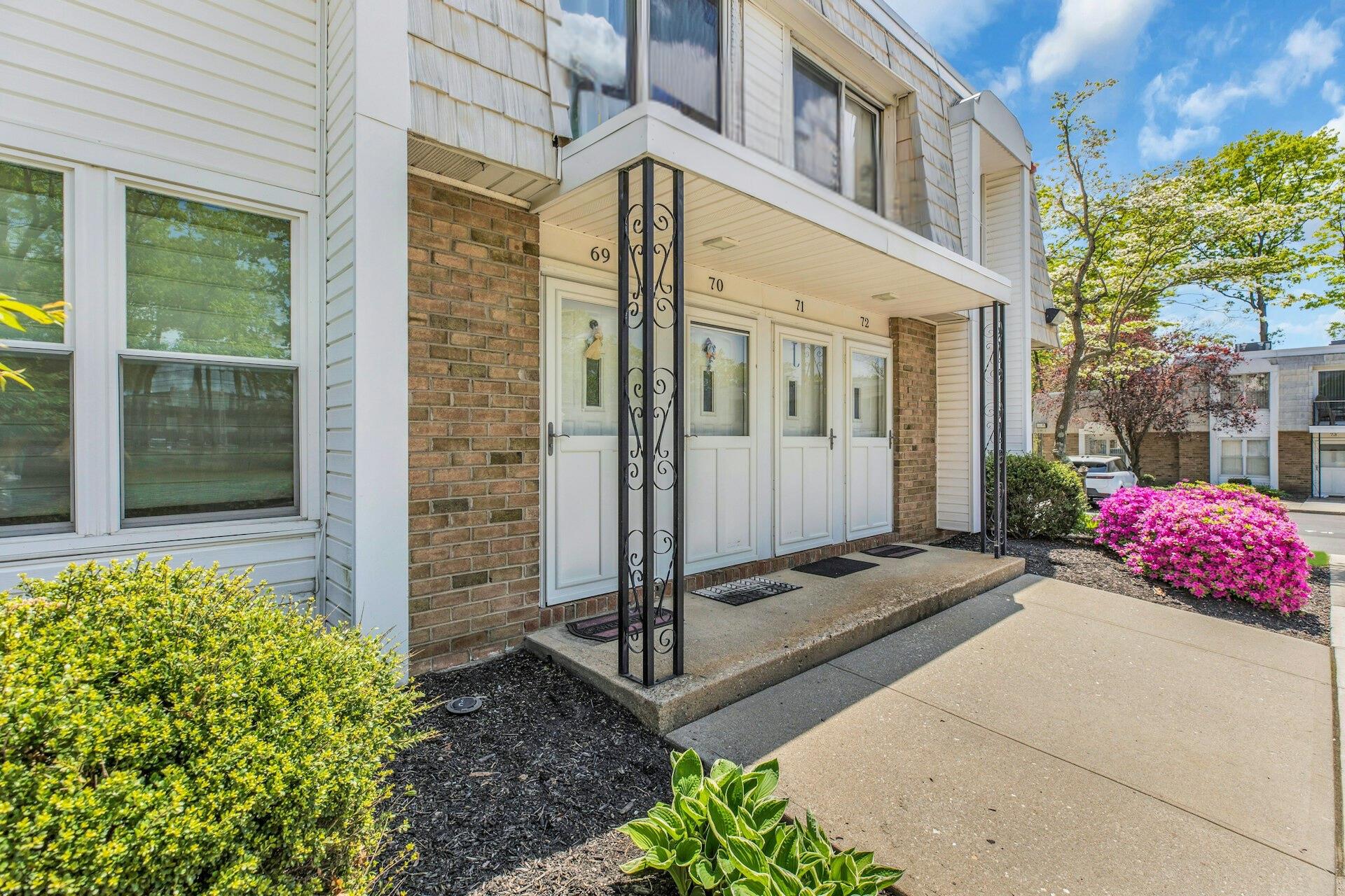 61 Rocky Point Yaphank Road Unit: 69