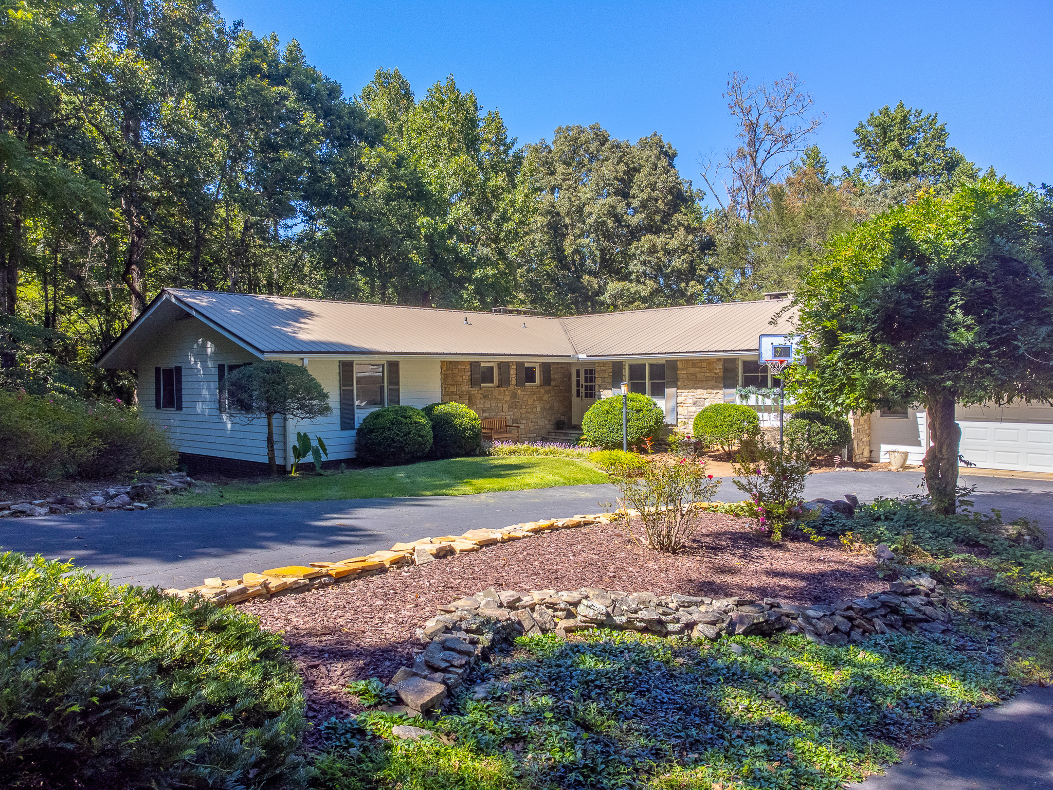 603 Hemlock Hills Drive