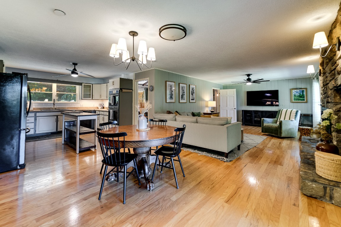 603 Hemlock Hills Drive